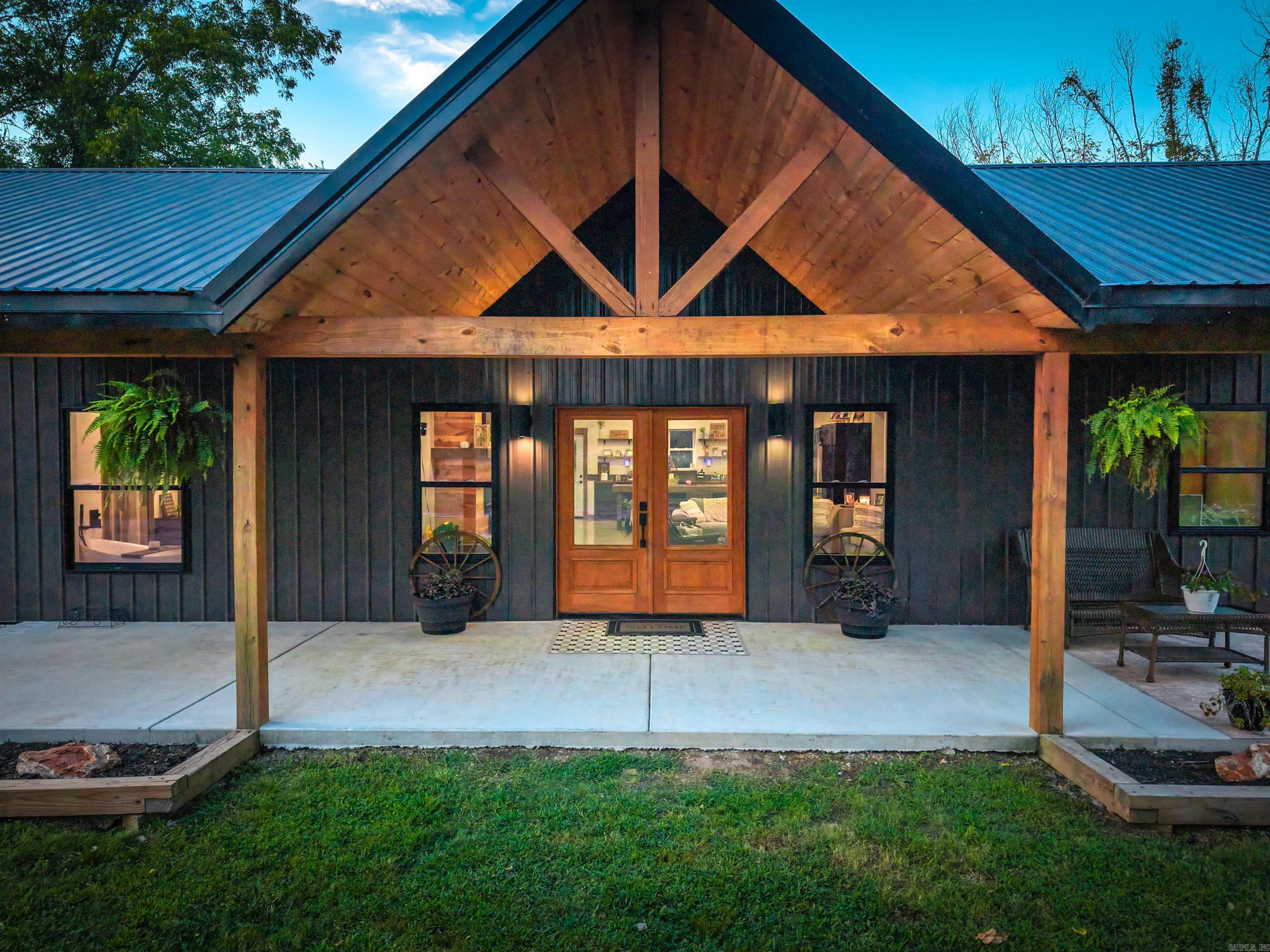 33 Carlisle Circle Oakland, AR 72661
