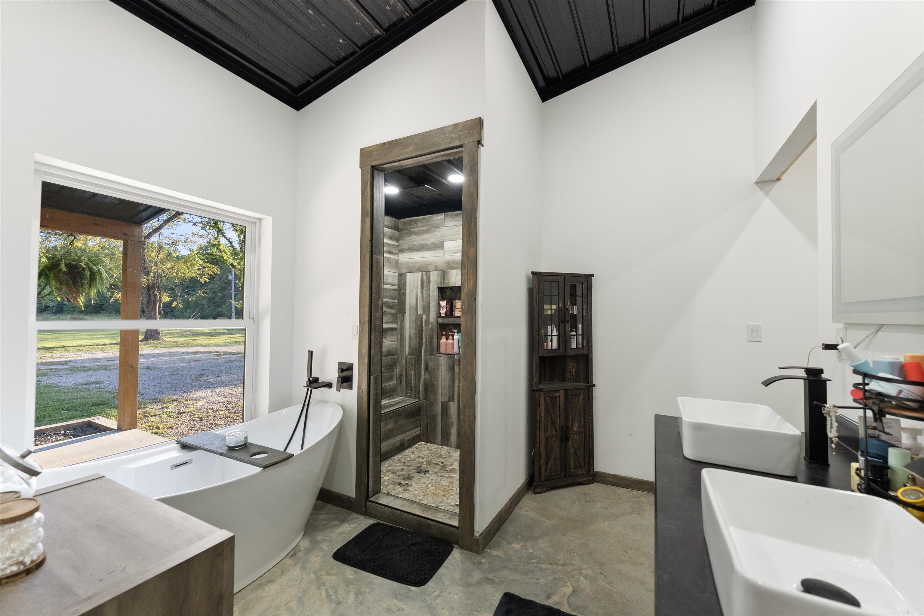 33 Carlisle Circle Oakland, AR 72661