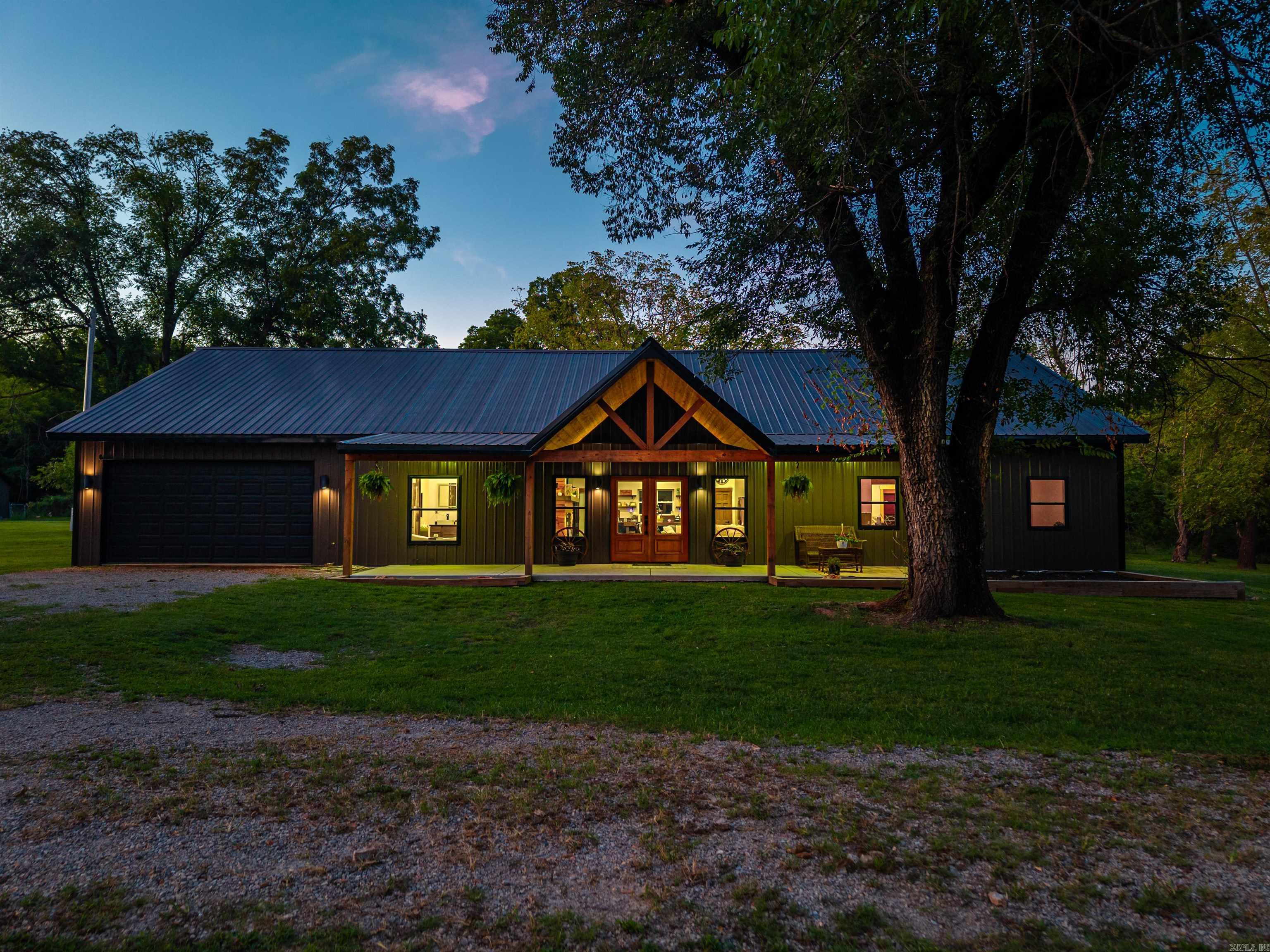 33 Carlisle Circle Oakland, AR 72661