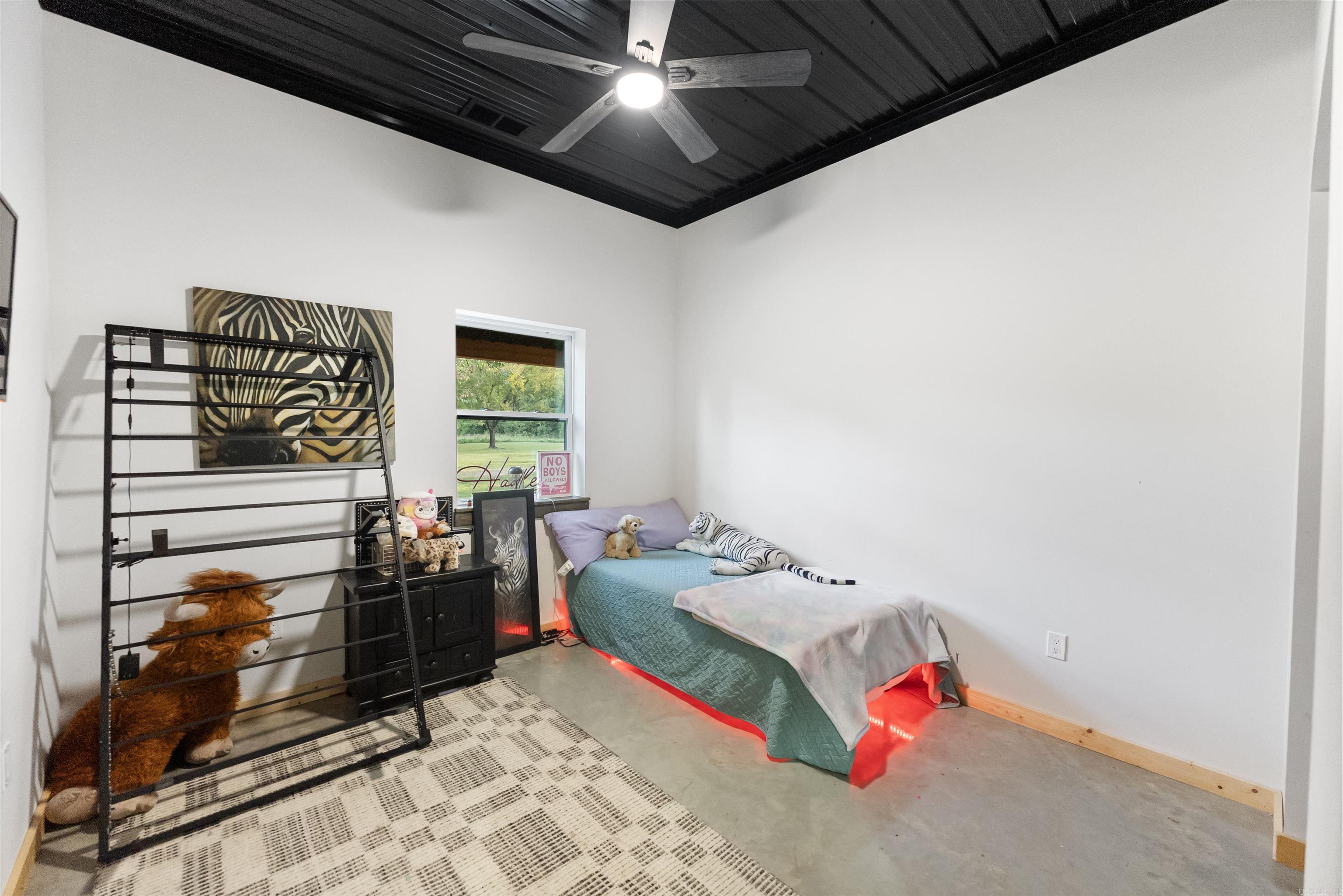 33 Carlisle Circle Oakland, AR 72661