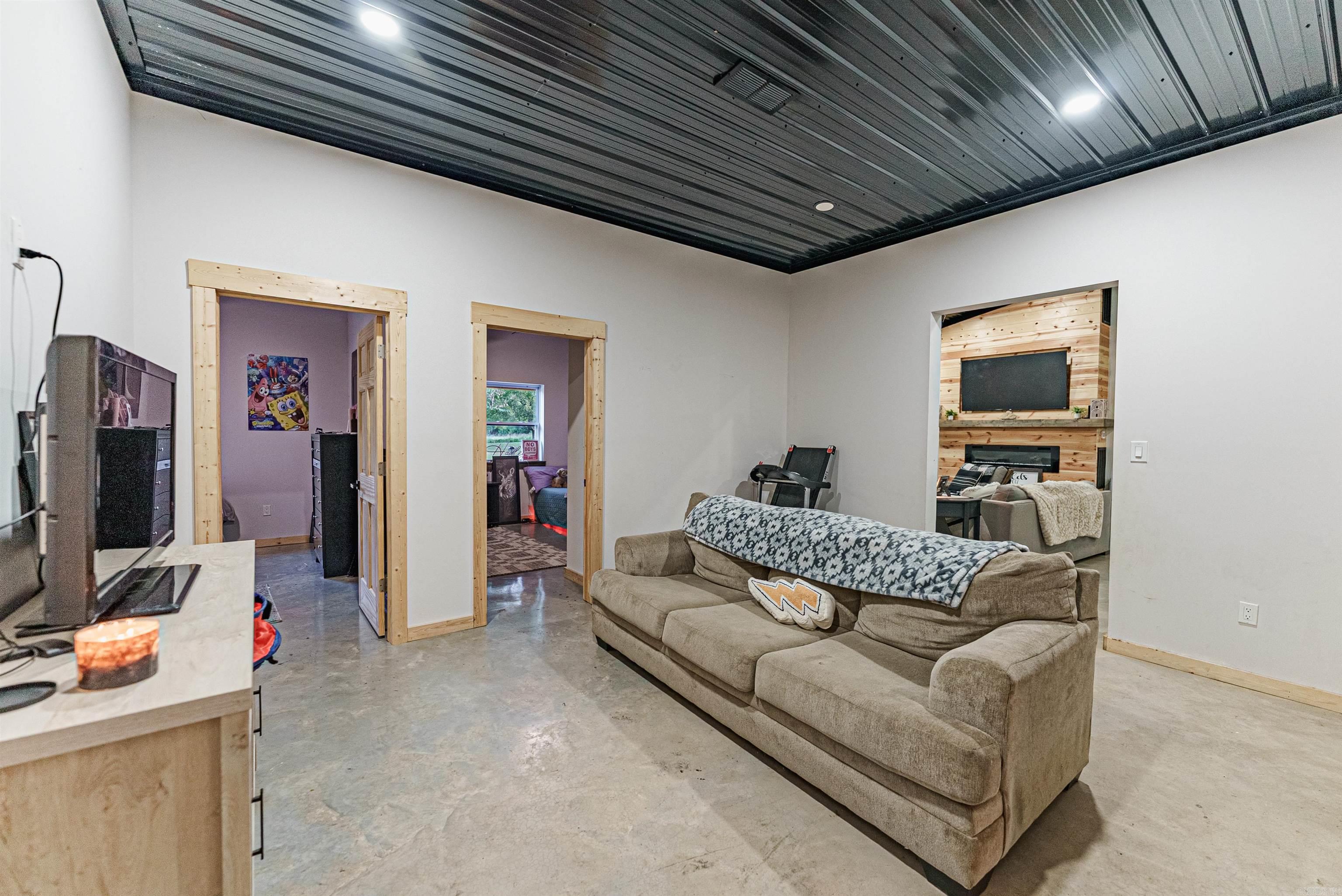 33 Carlisle Circle Oakland, AR 72661
