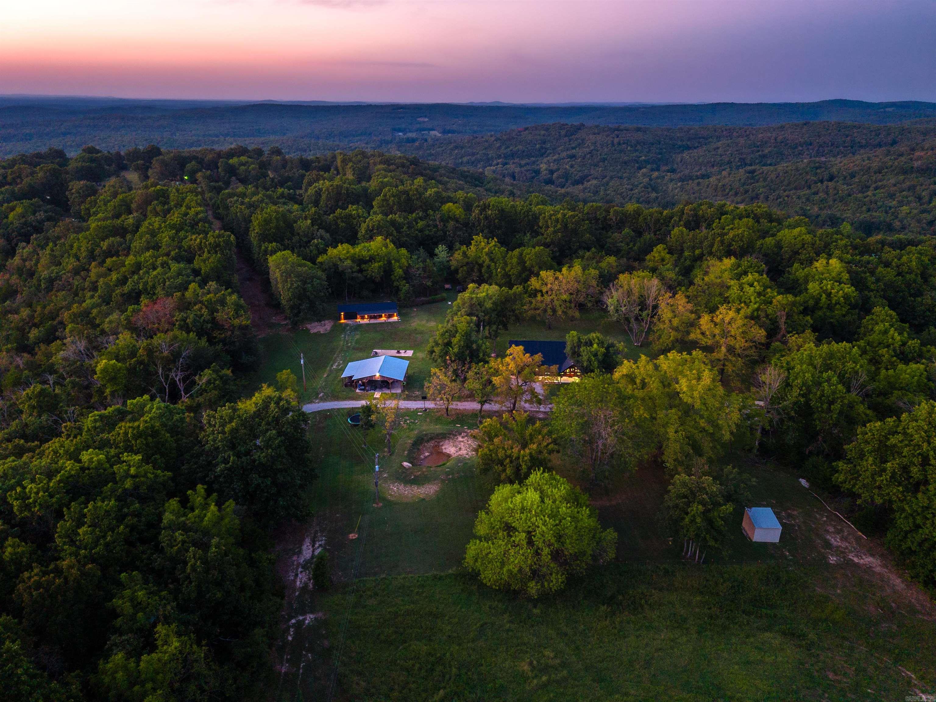 33 Carlisle Circle Oakland, AR 72661