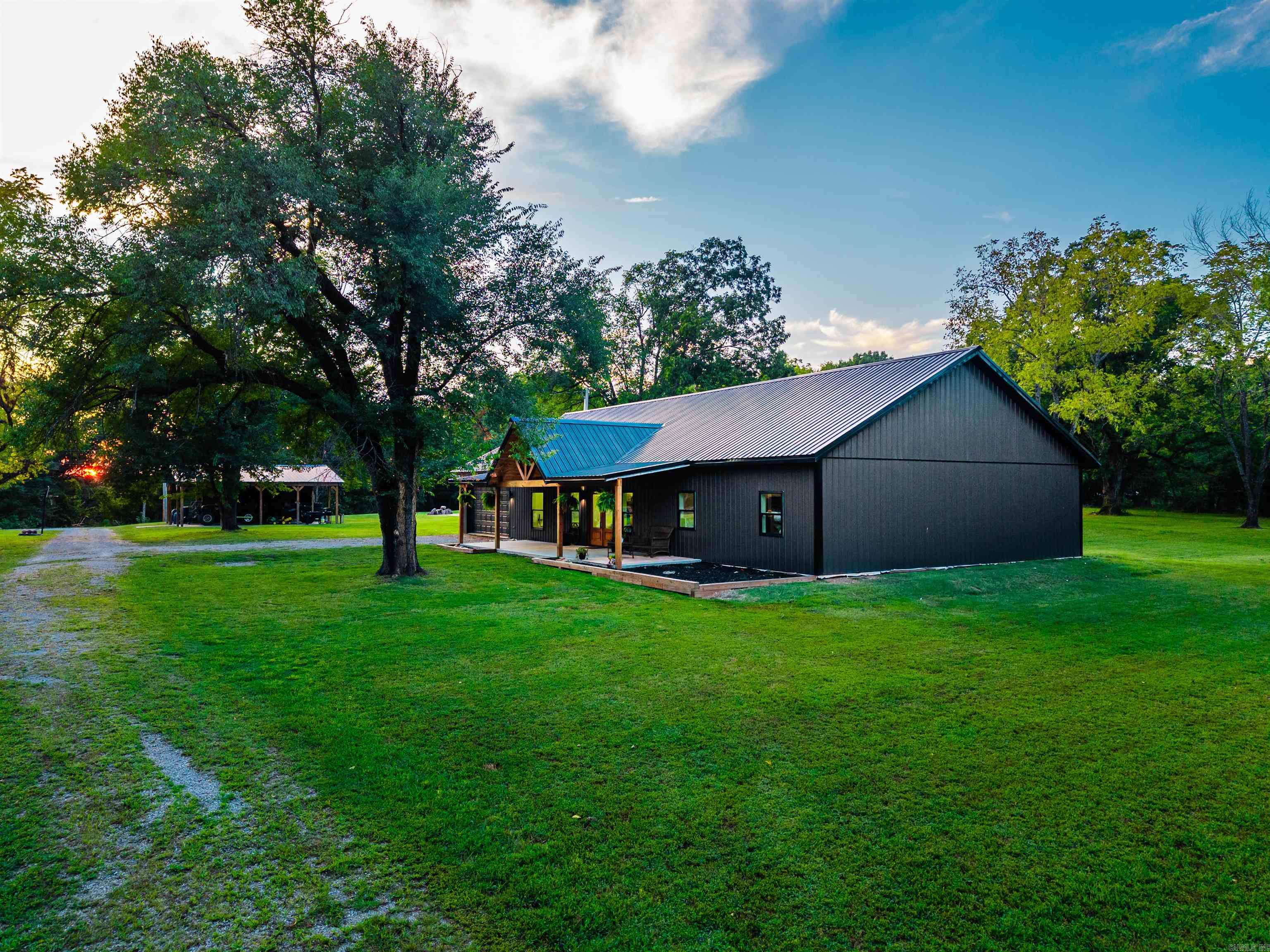 33 Carlisle Circle Oakland, AR 72661