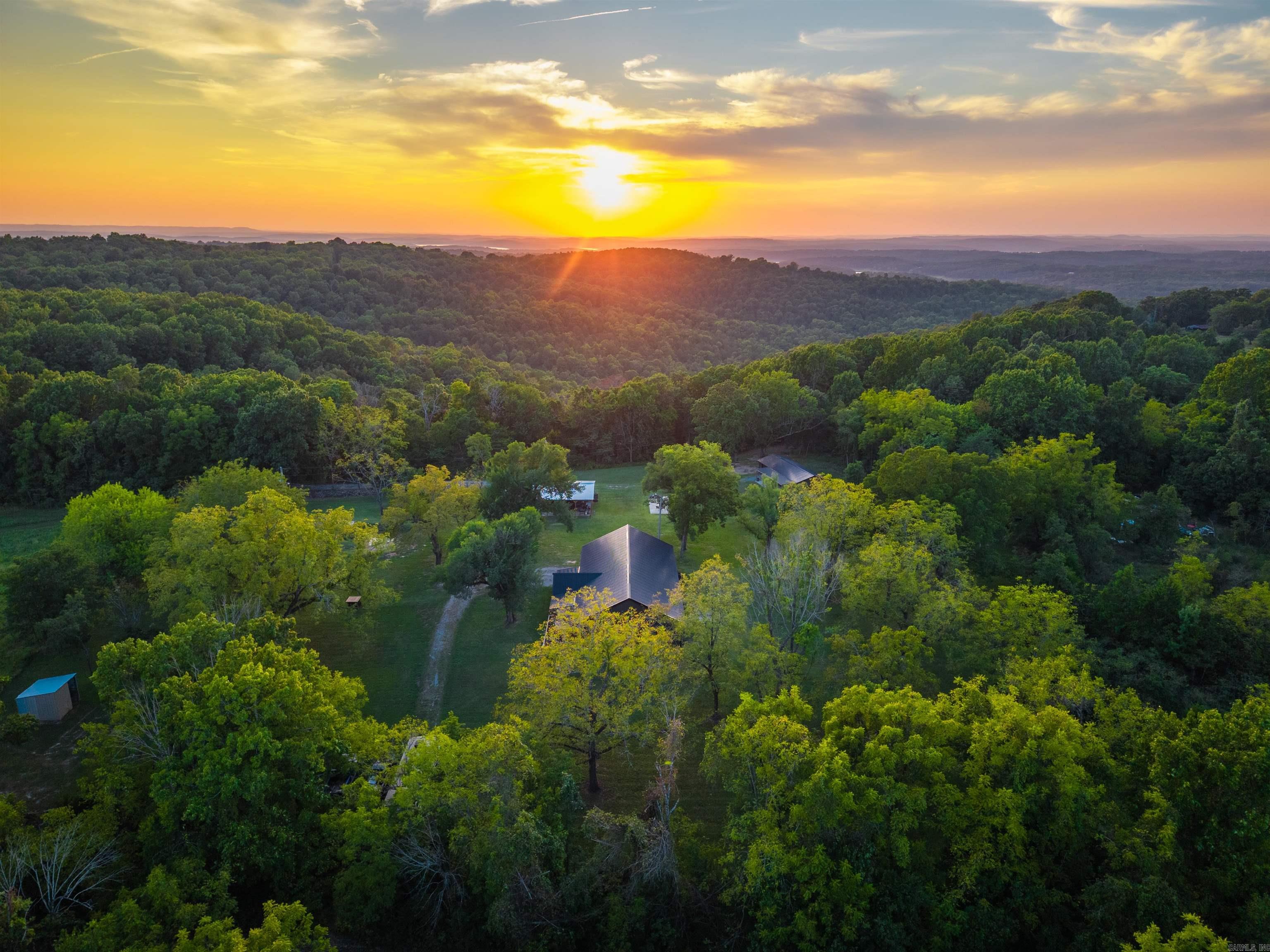 33 Carlisle Circle Oakland, AR 72661