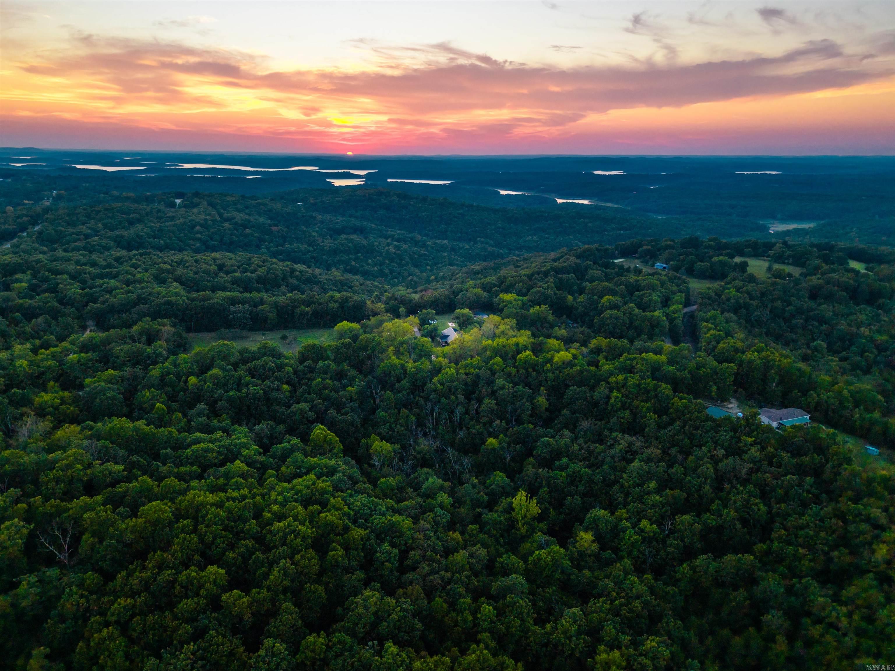 33 Carlisle Circle Oakland, AR 72661