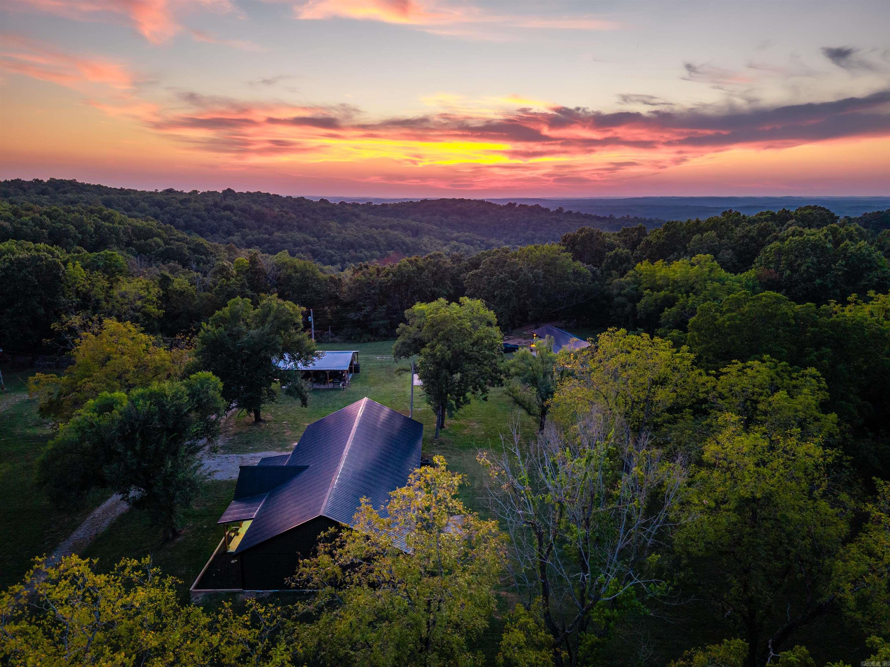 33 Carlisle Circle Oakland, AR 72661