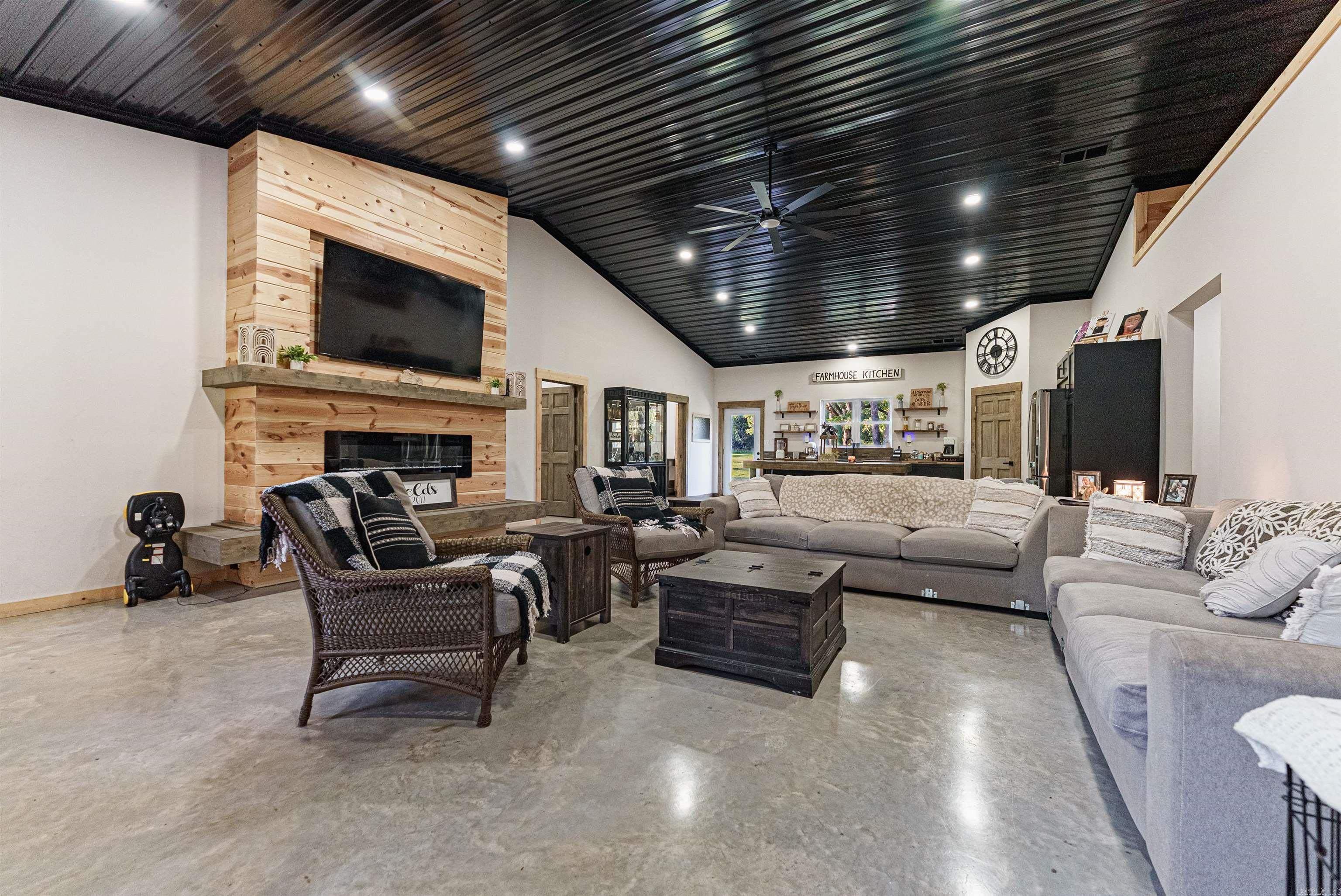 33 Carlisle Circle Oakland, AR 72661