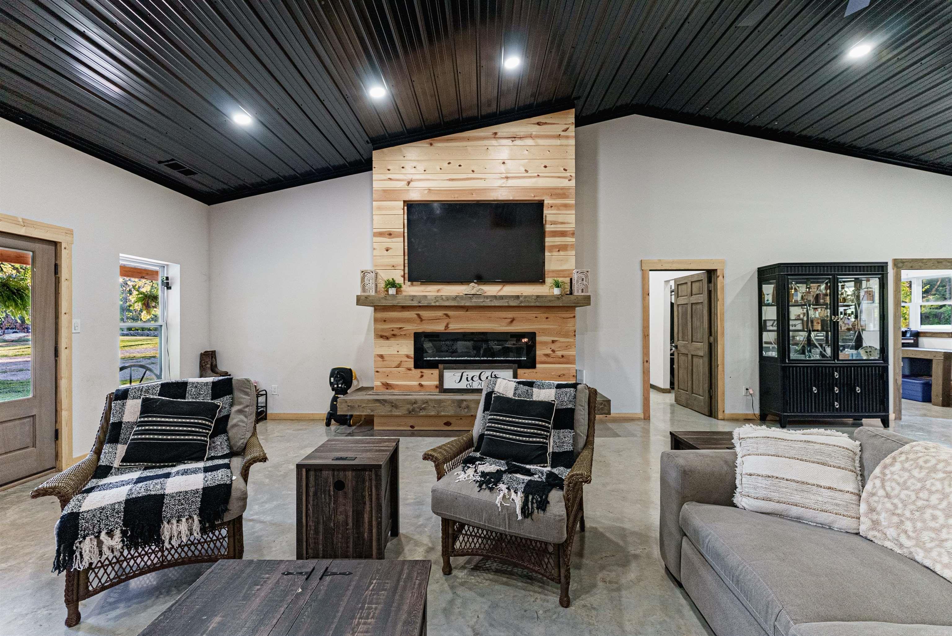 33 Carlisle Circle Oakland, AR 72661