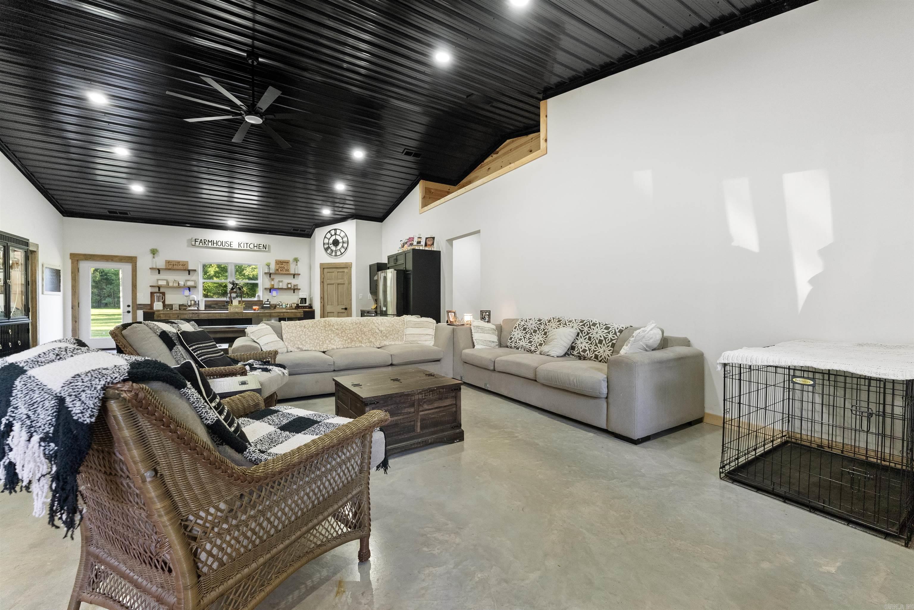 33 Carlisle Circle Oakland, AR 72661