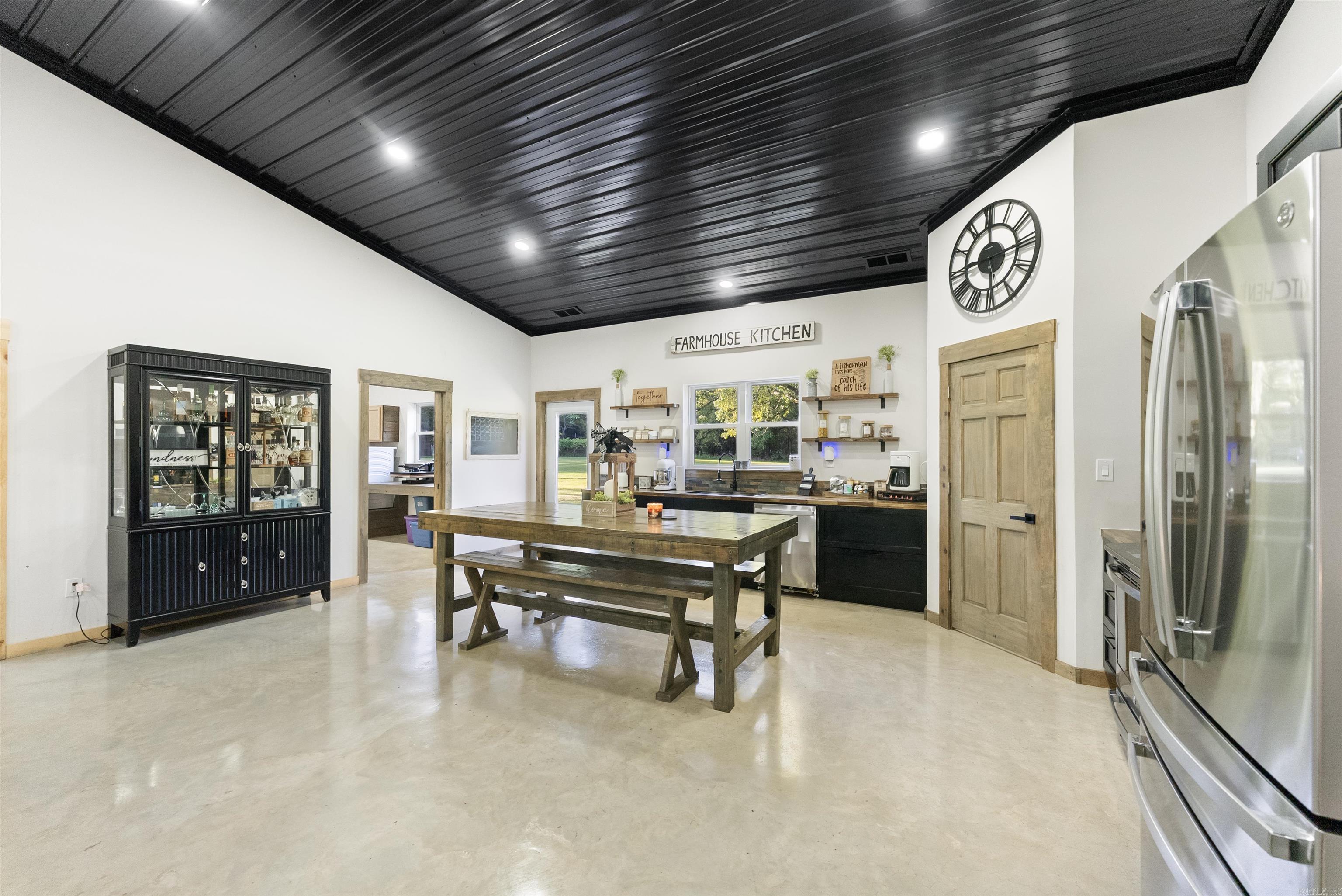 33 Carlisle Circle Oakland, AR 72661