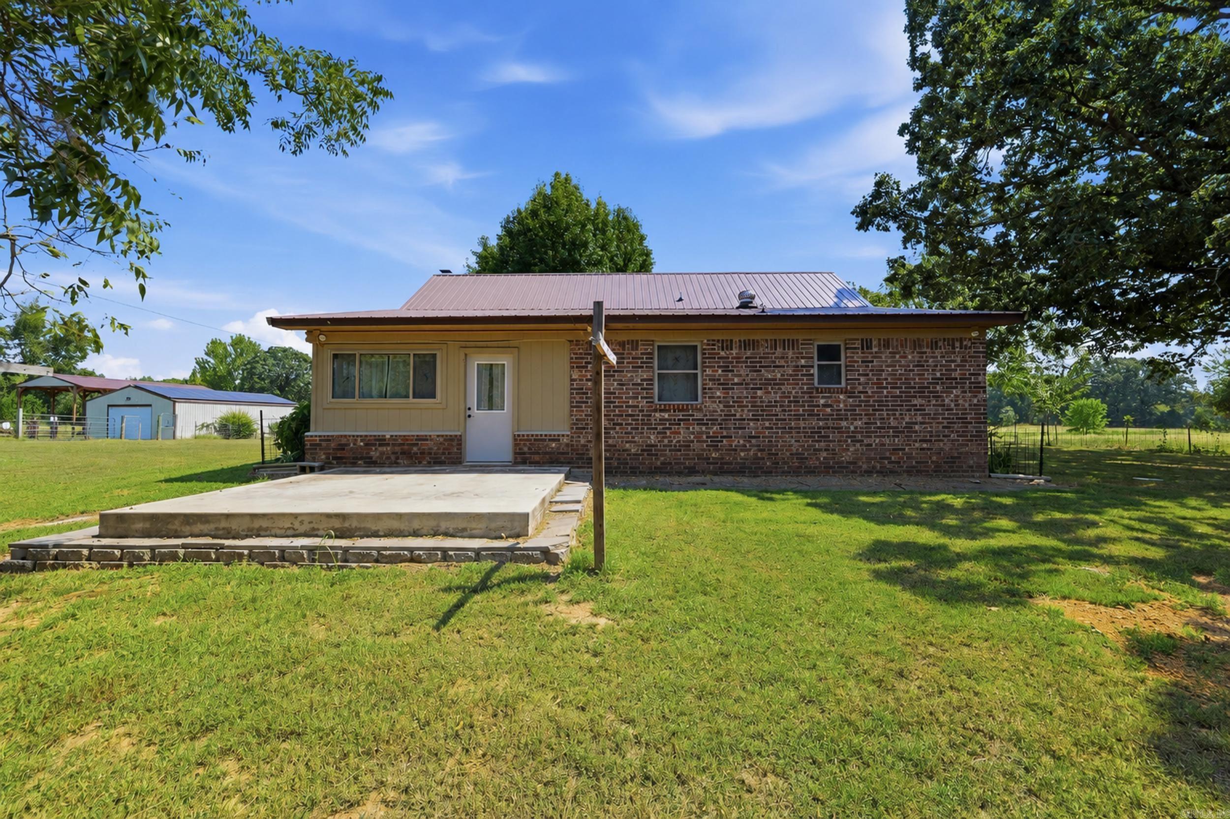 432 County road 3355 Clarksville, AR 72830-3710