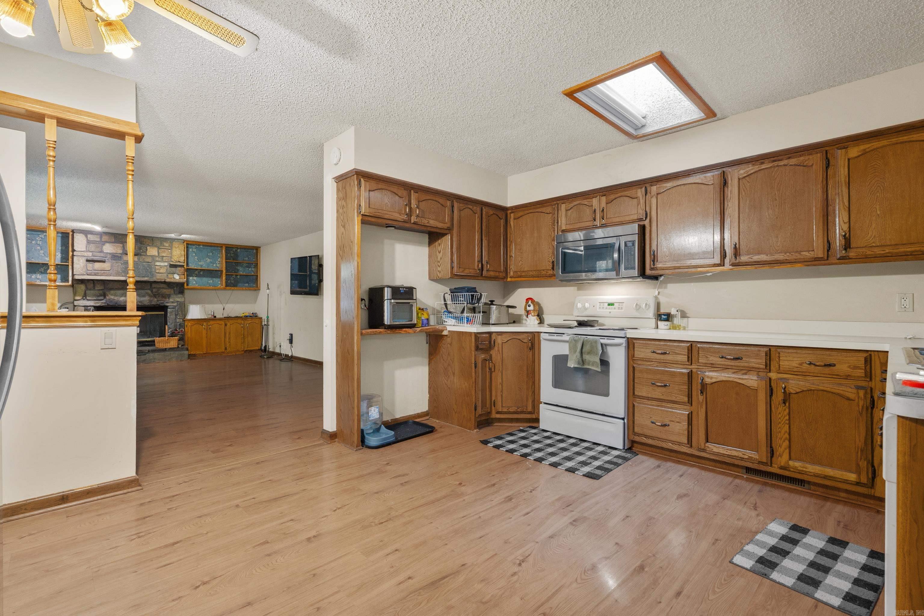 17 Badalona  Hot Springs Village, AR