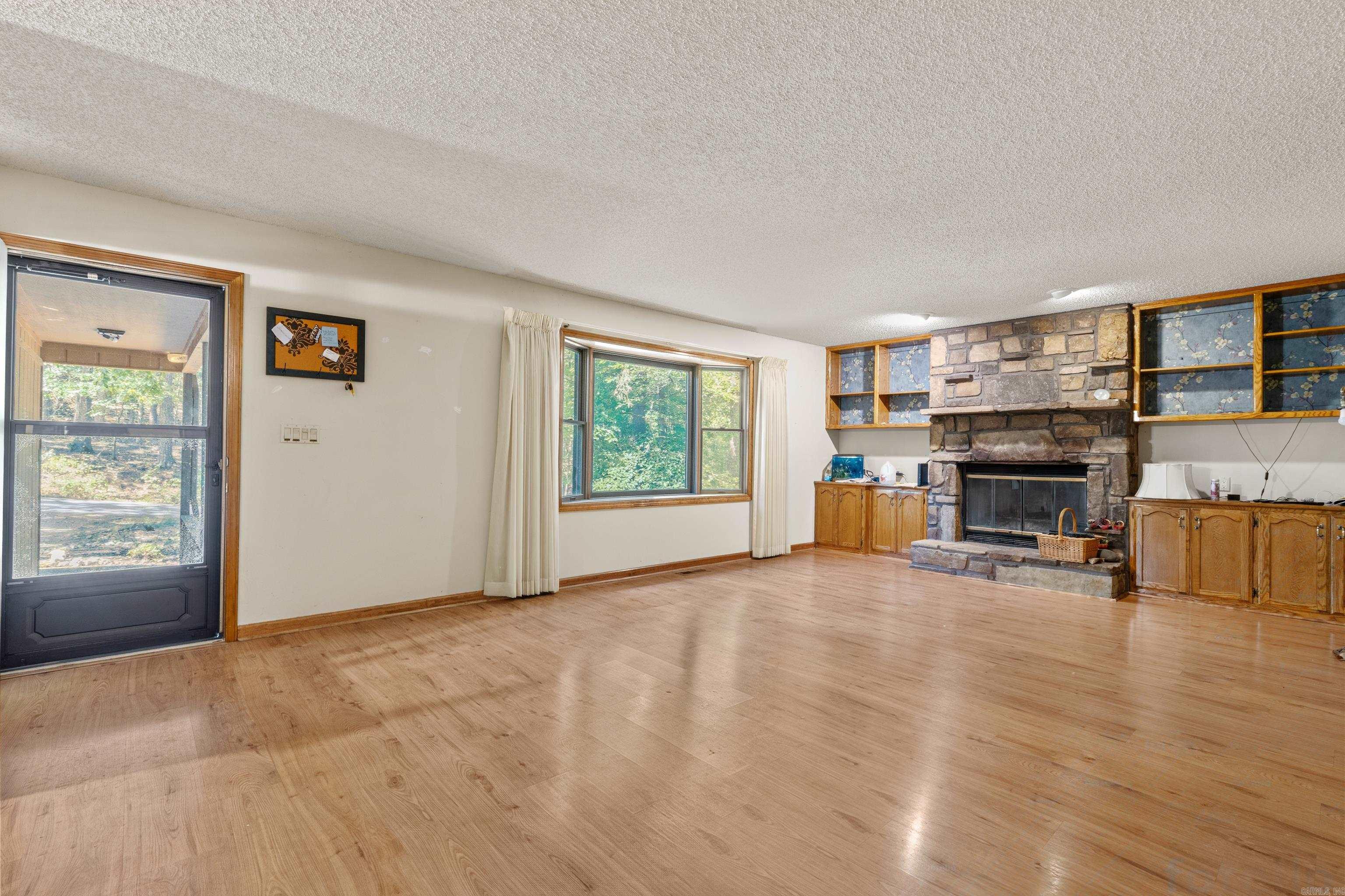 17 Badalona  Hot Springs Village, AR