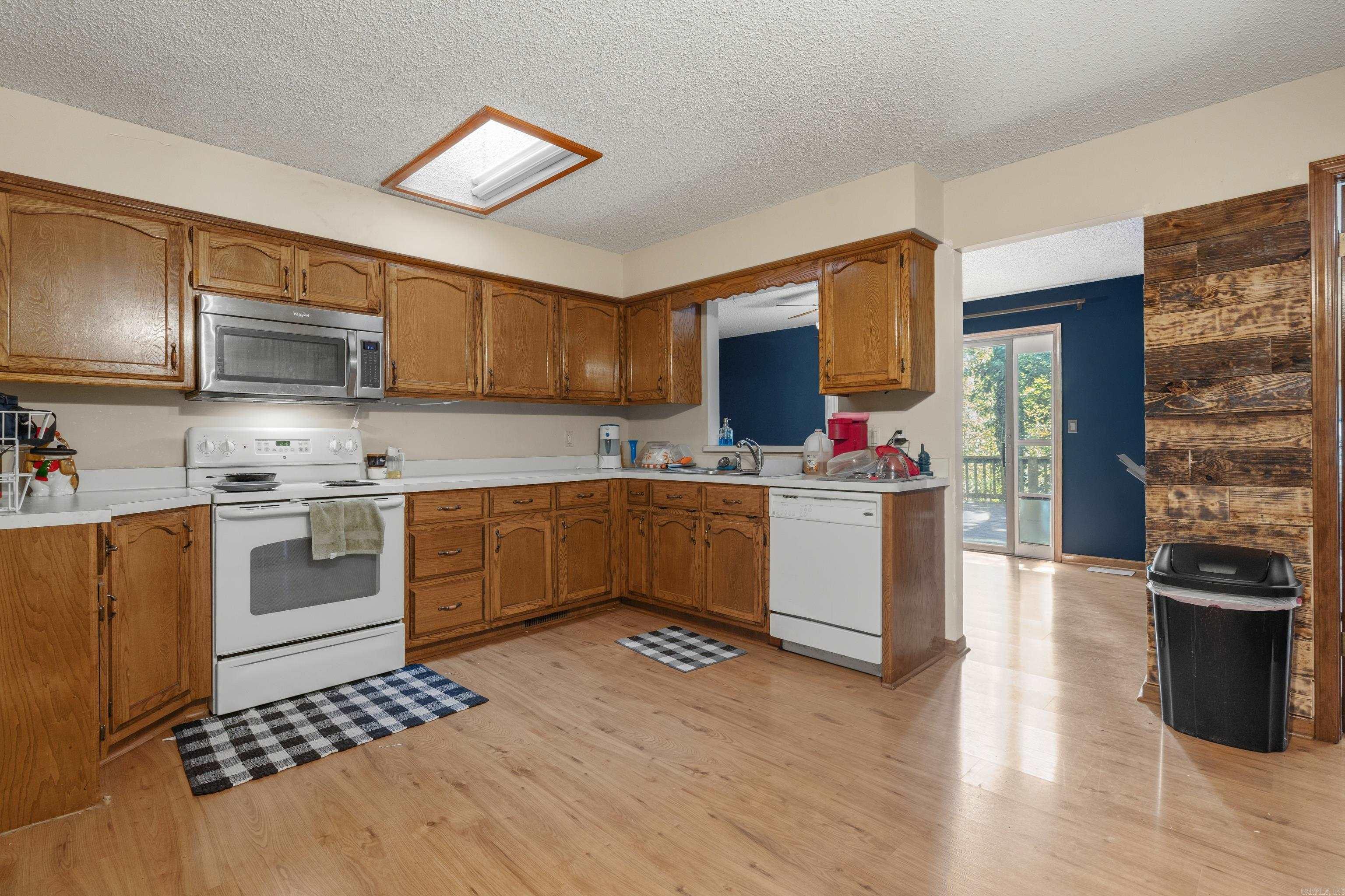 17 Badalona  Hot Springs Village, AR