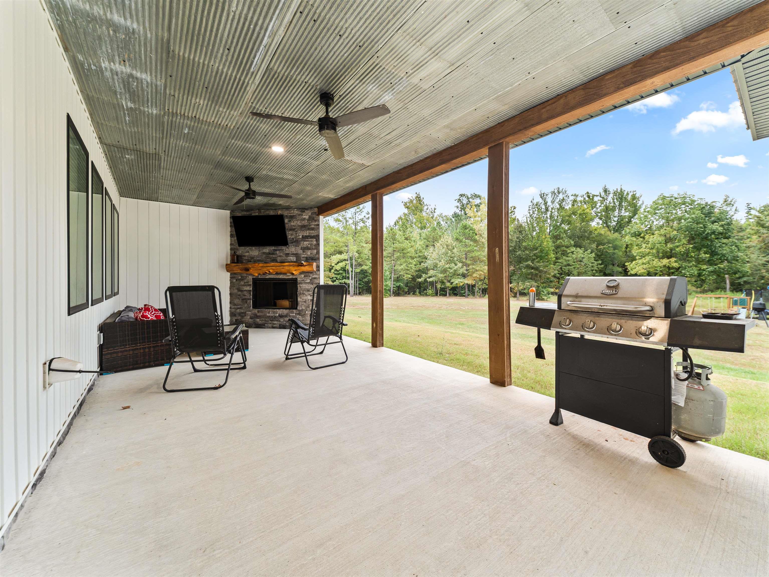 773 Little Blakely Creek Road Jessieville, AR 71949