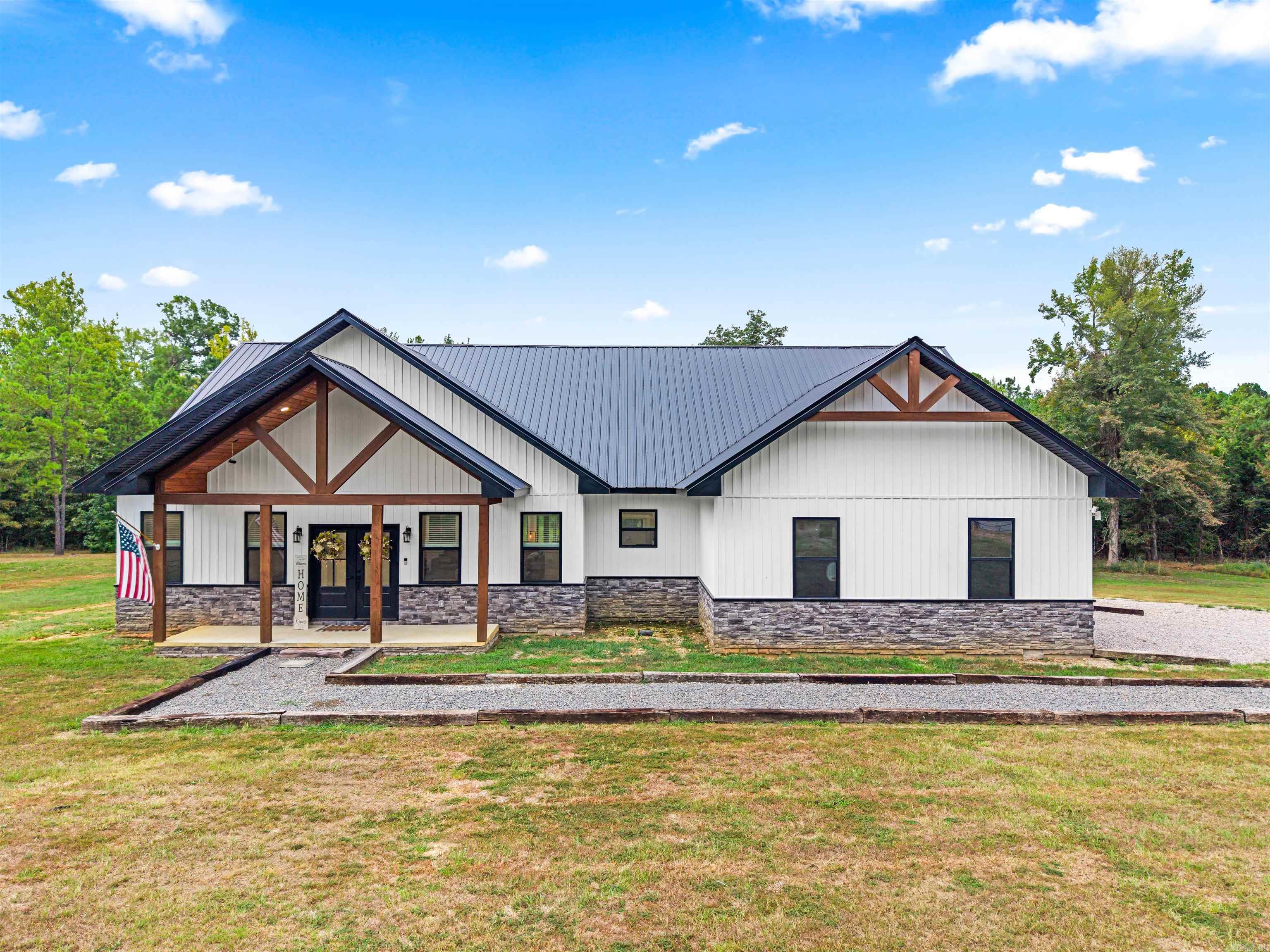 773 Little Blakely Creek Road Jessieville, AR 71949