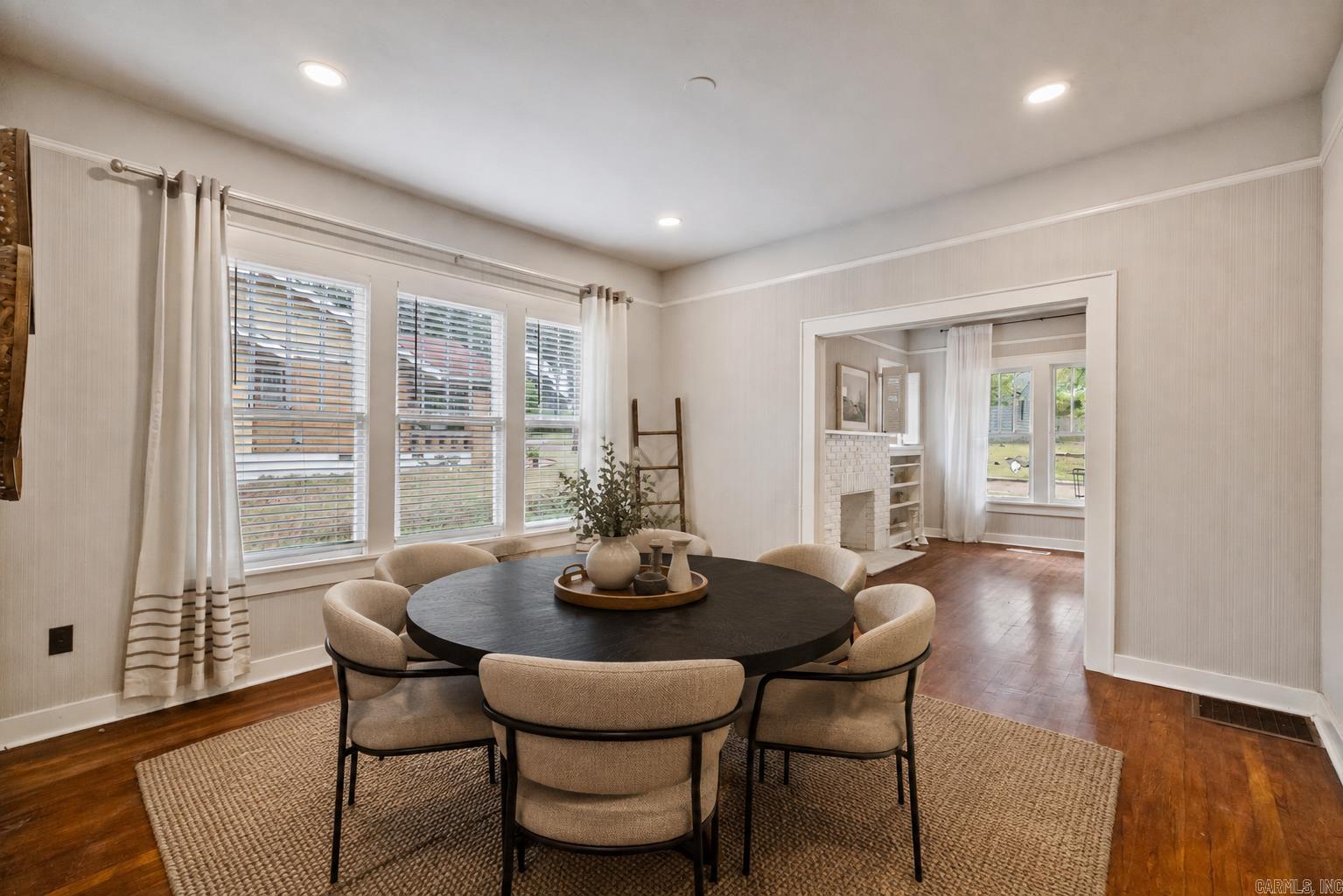 225 E Conway  Benton, AR