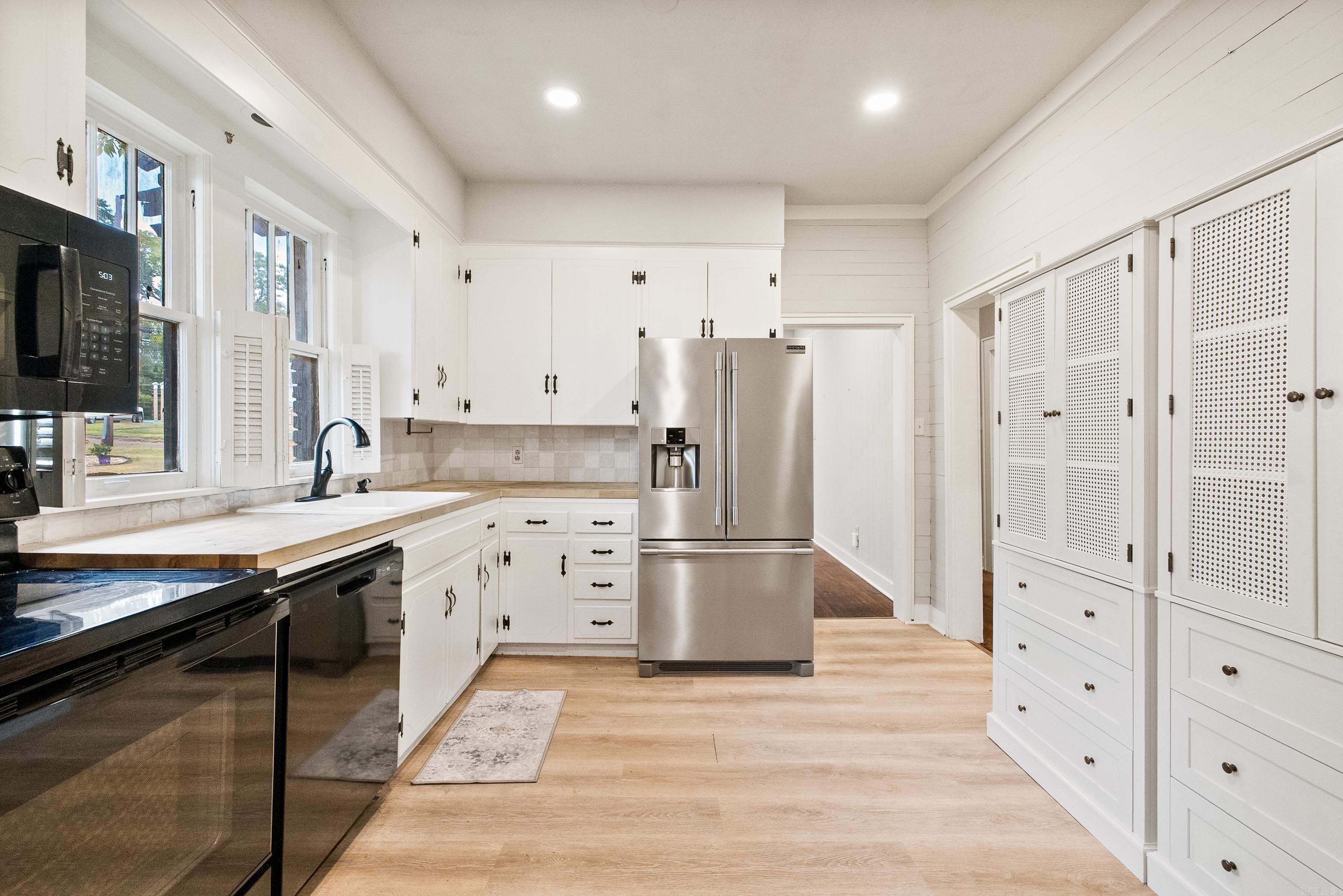225 E Conway  Benton, AR