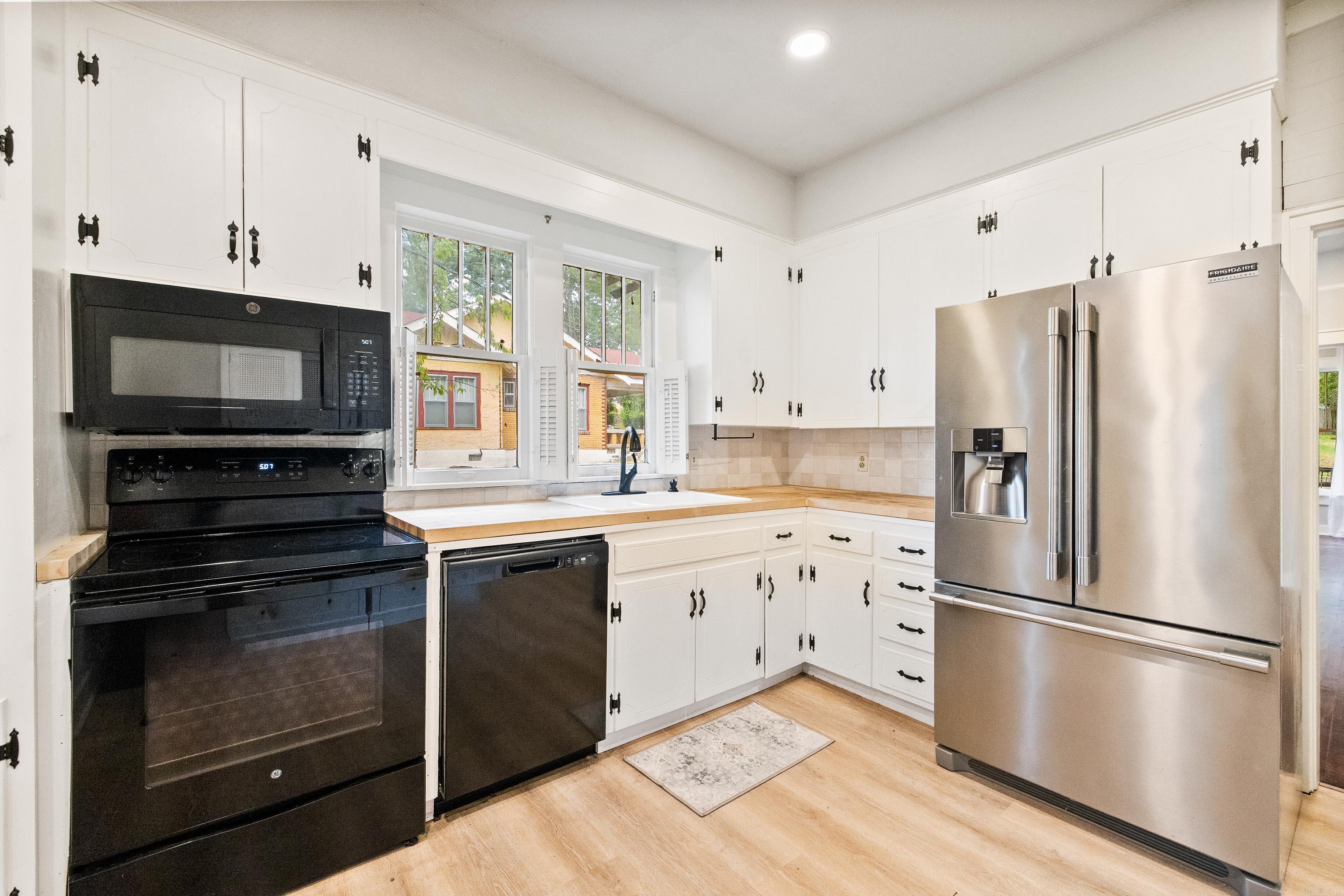 225 E Conway  Benton, AR