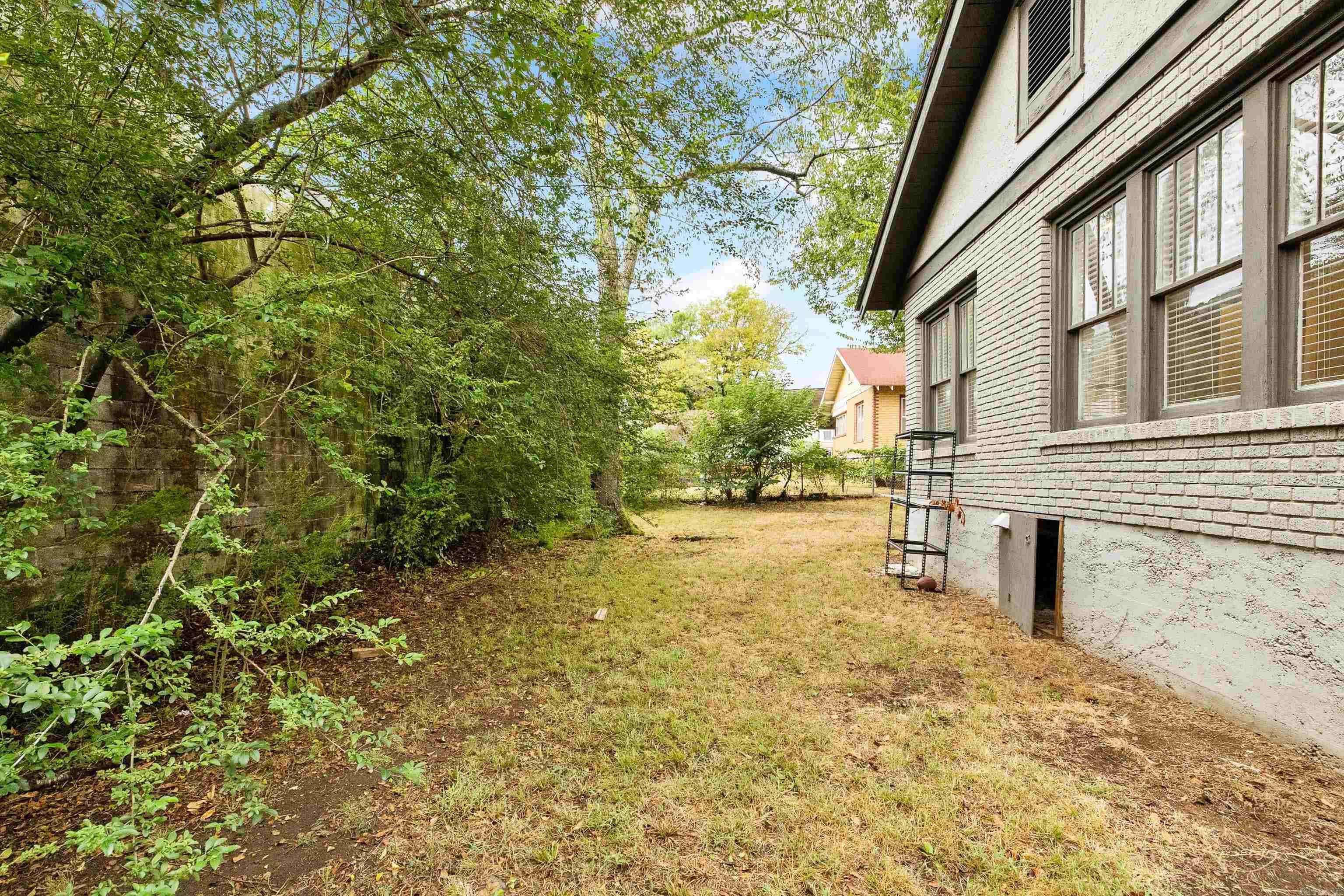225 E Conway  Benton, AR
