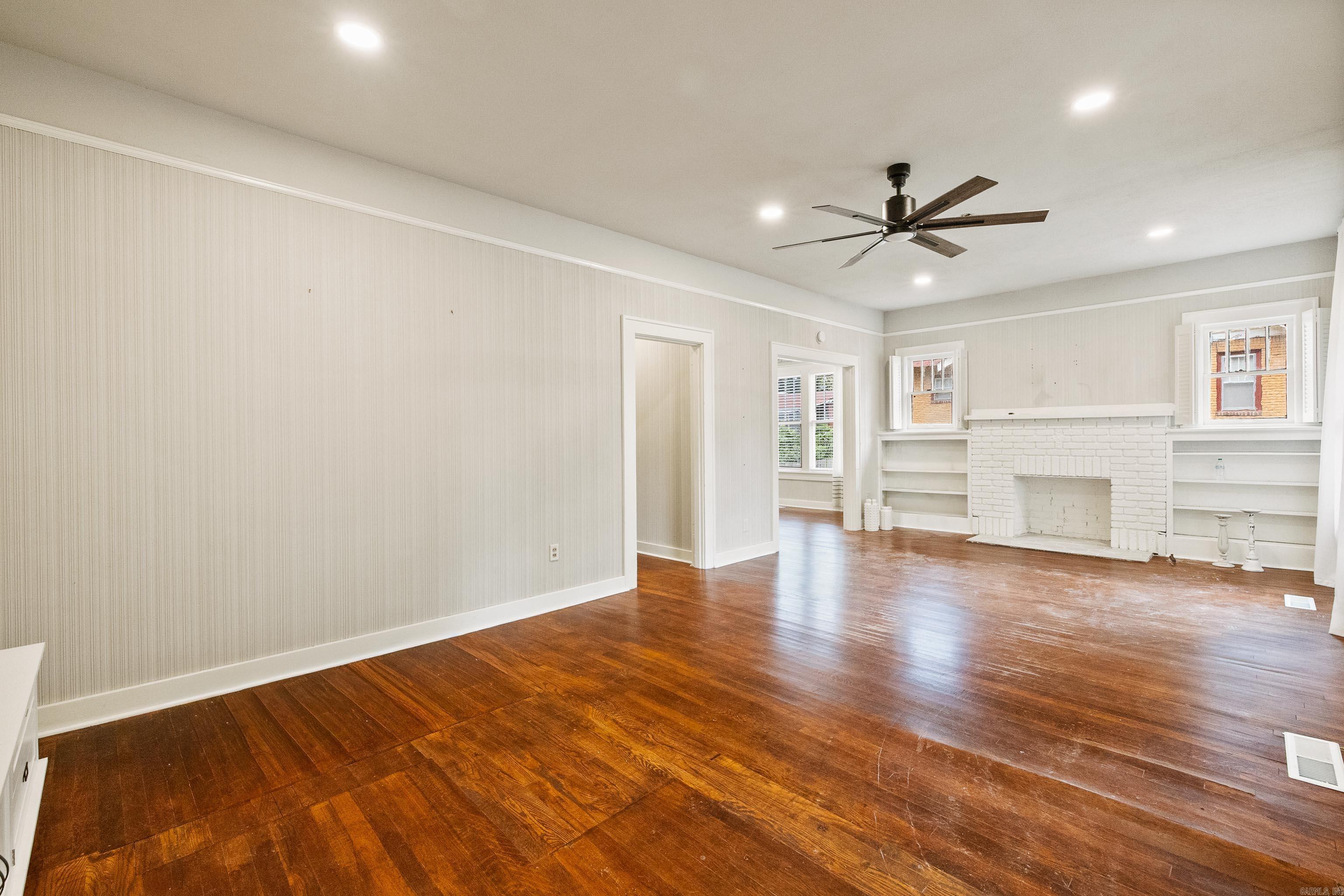 225 E Conway  Benton, AR