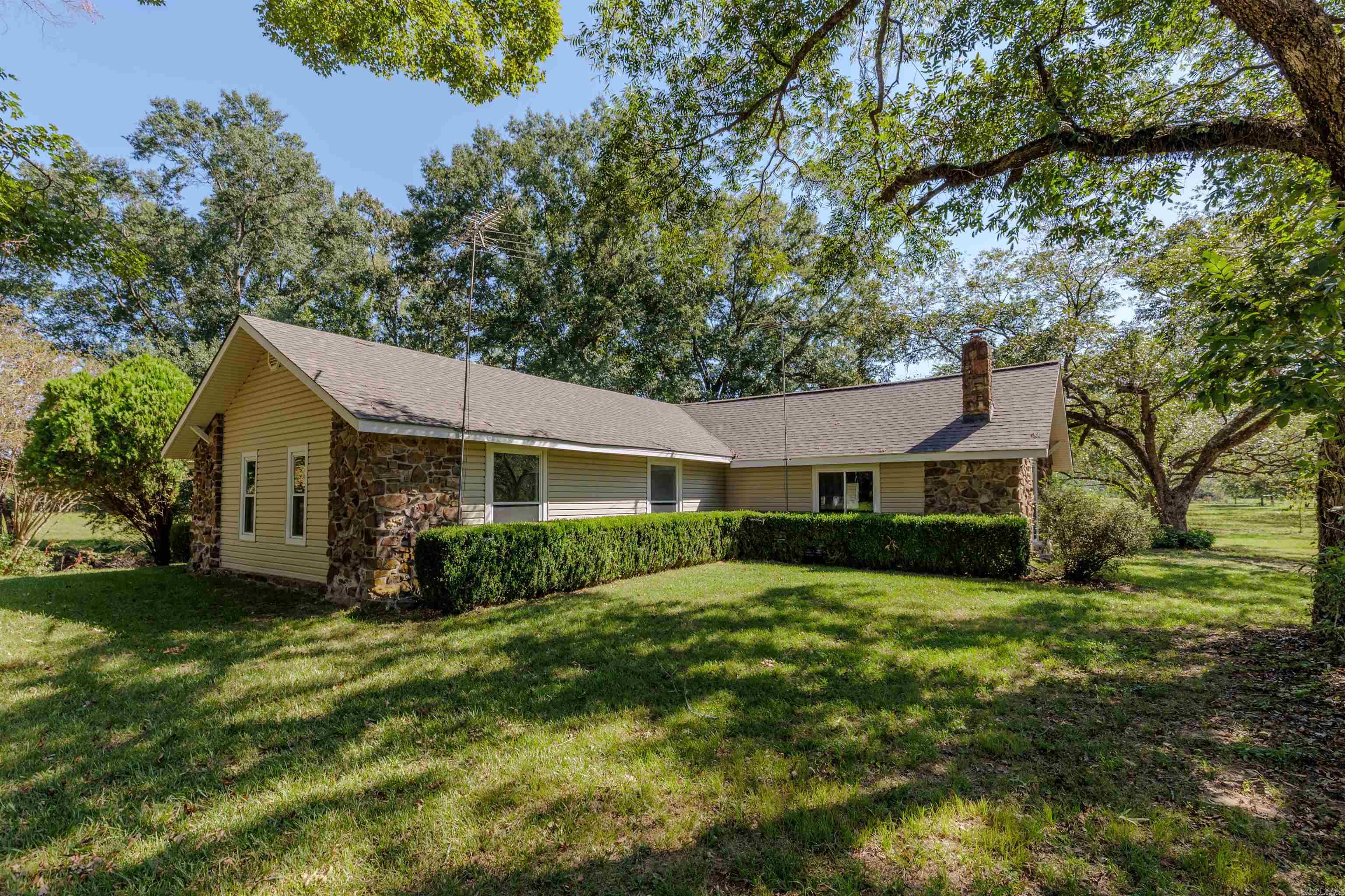 50 W Thompson  Perryville, AR