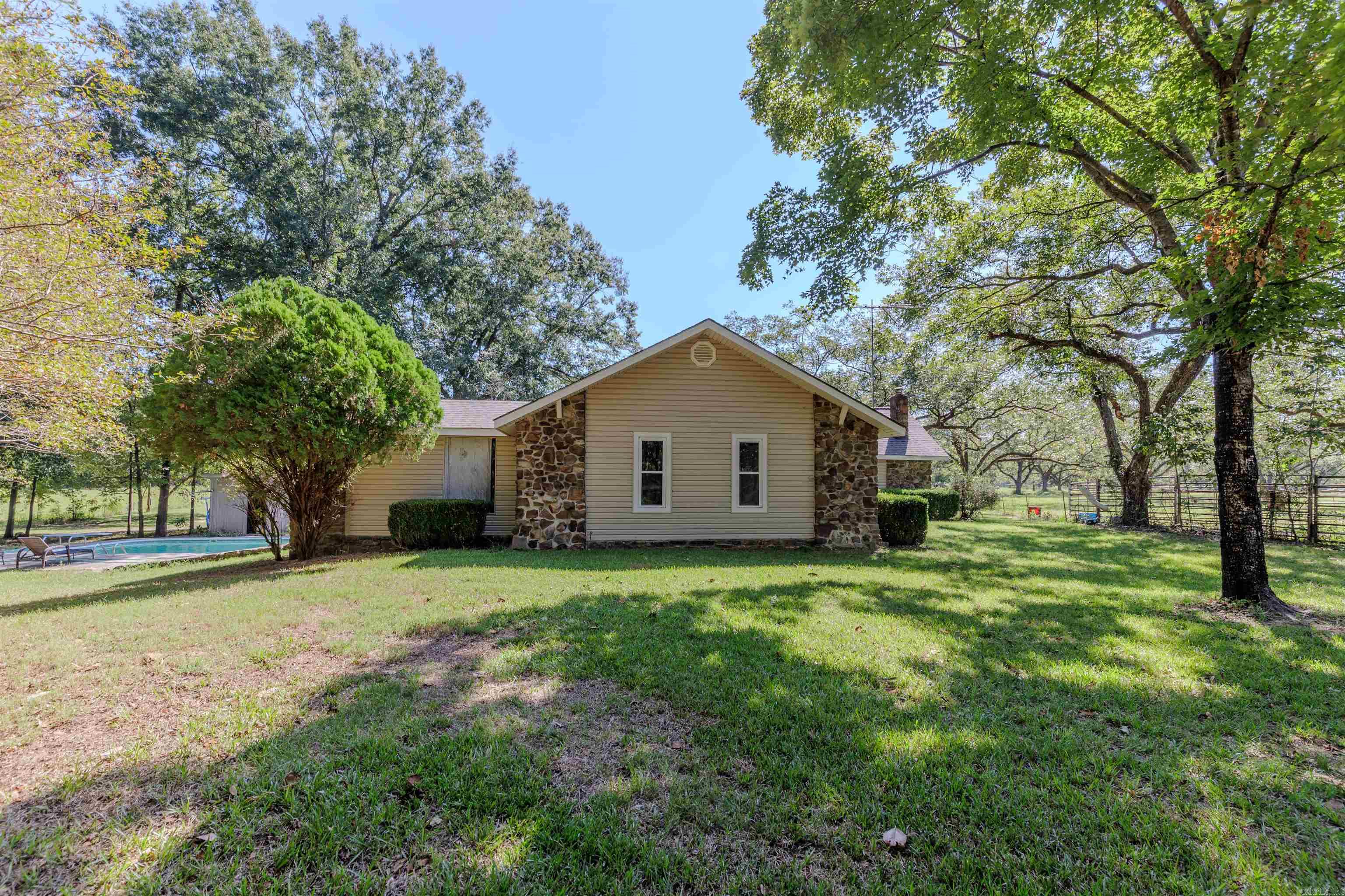 50 W Thompson  Perryville, AR