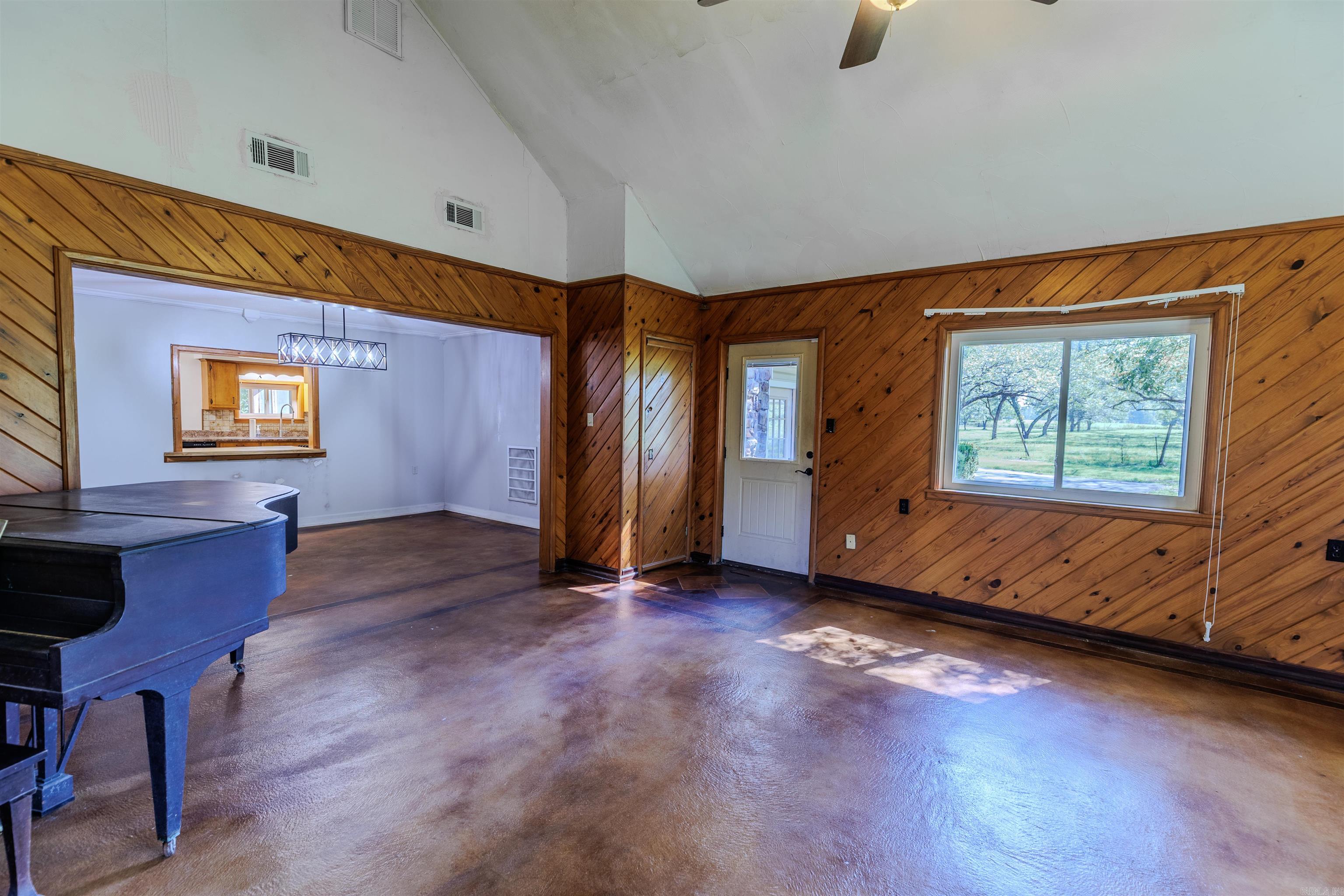 50 W Thompson  Perryville, AR