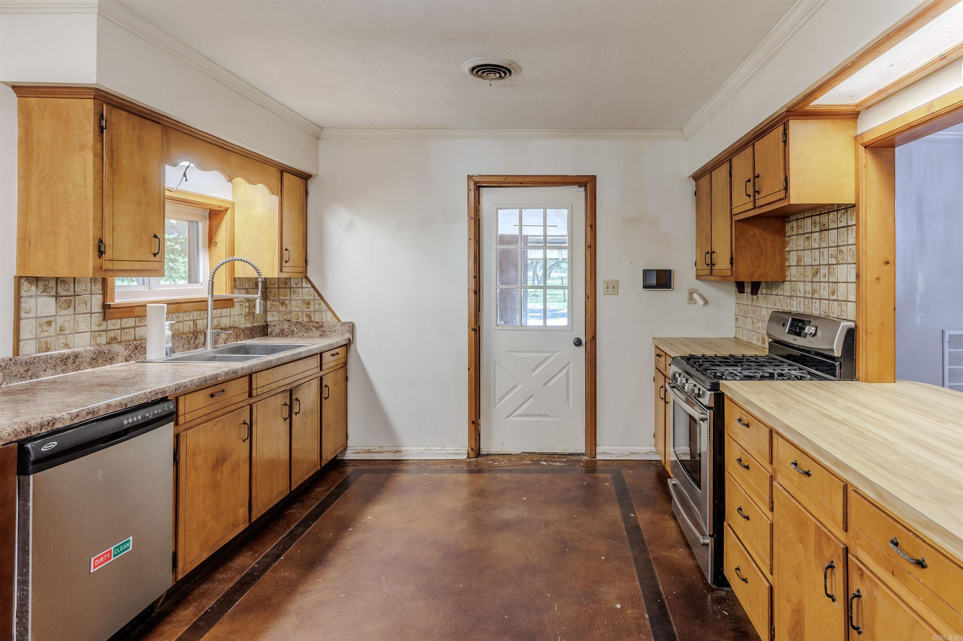 50 W Thompson  Perryville, AR