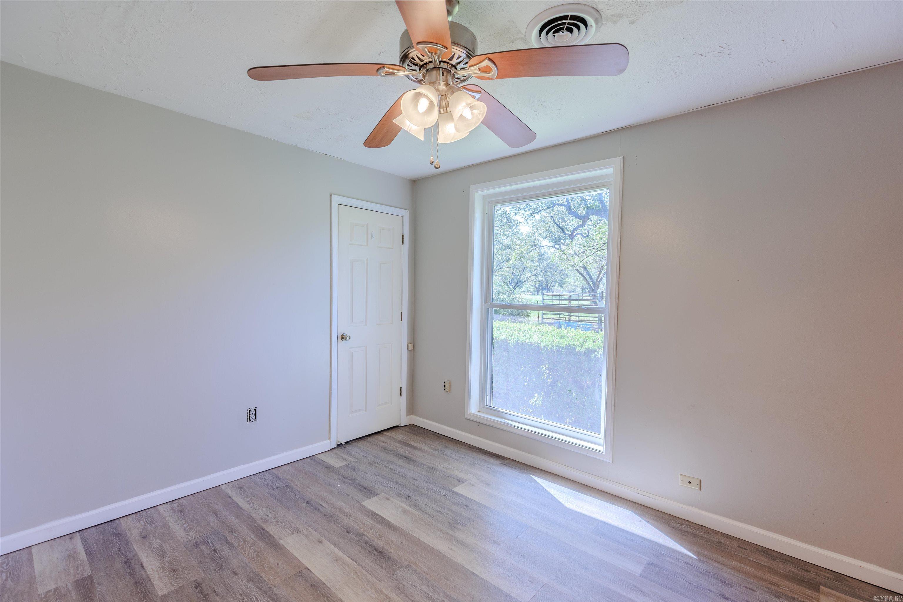 50 W Thompson  Perryville, AR