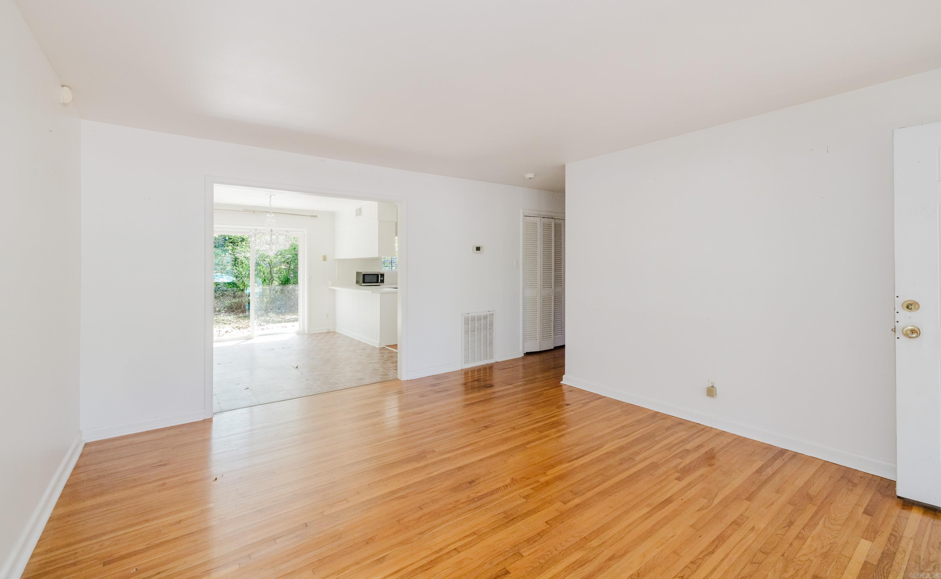 7821 Illinois Street — photo 2