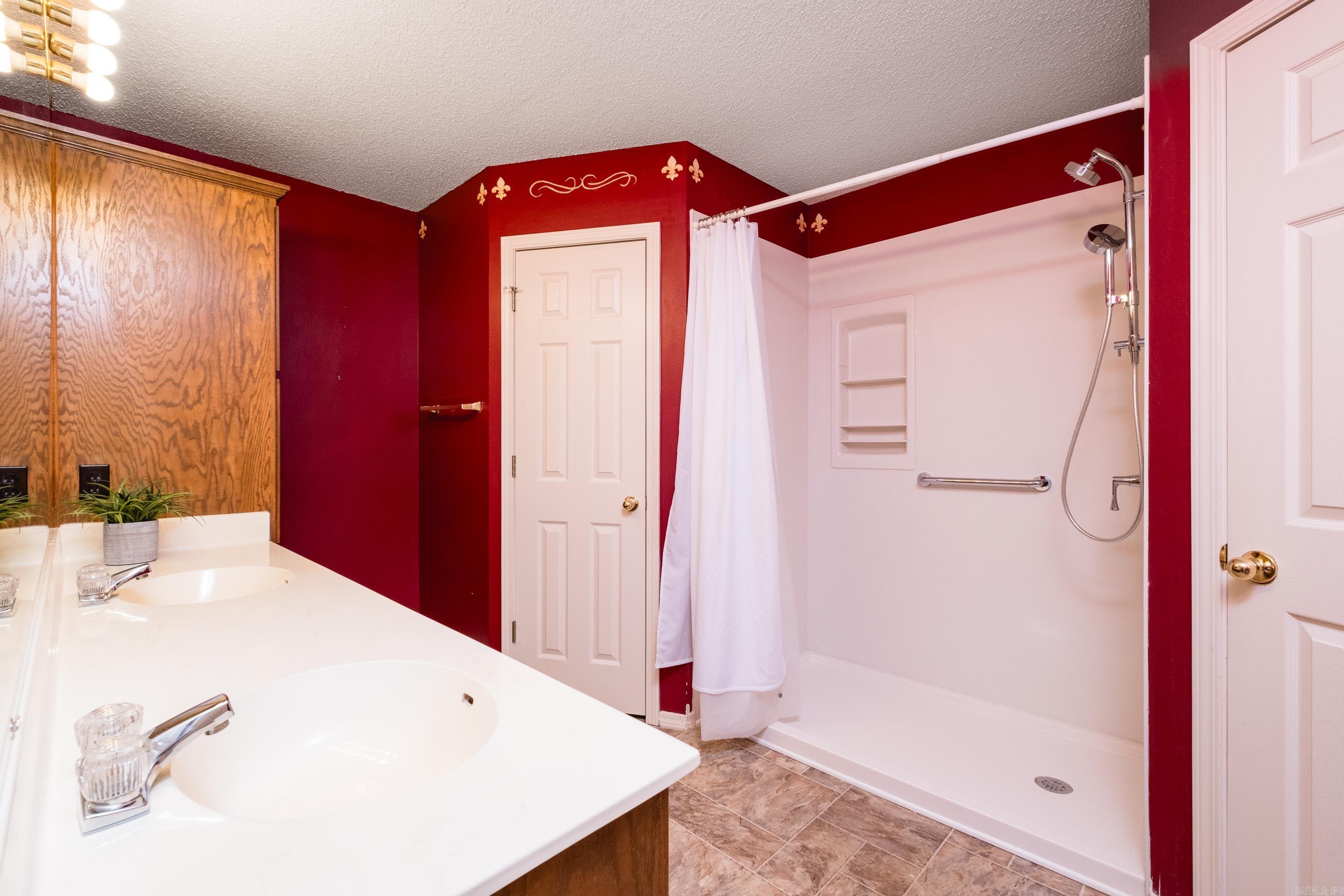 2000 Cherry Creek  Bryant, AR