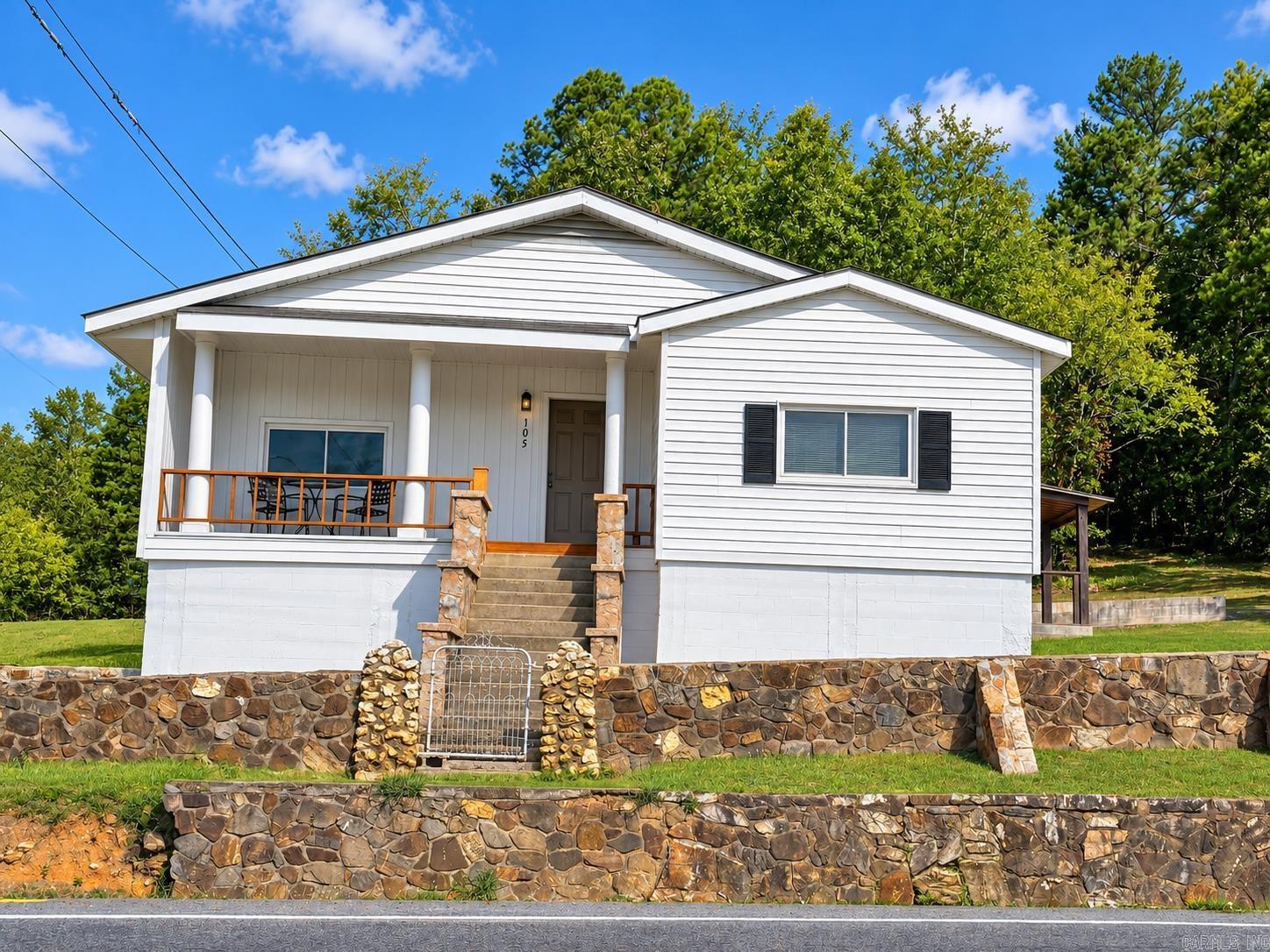 105 N Main  Norman, AR