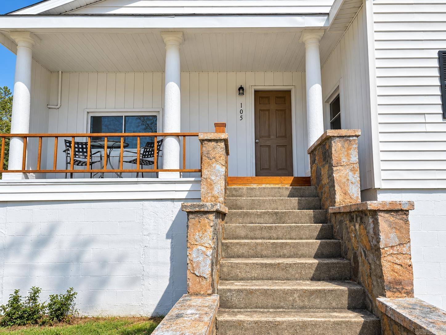 105 N Main  Norman, AR