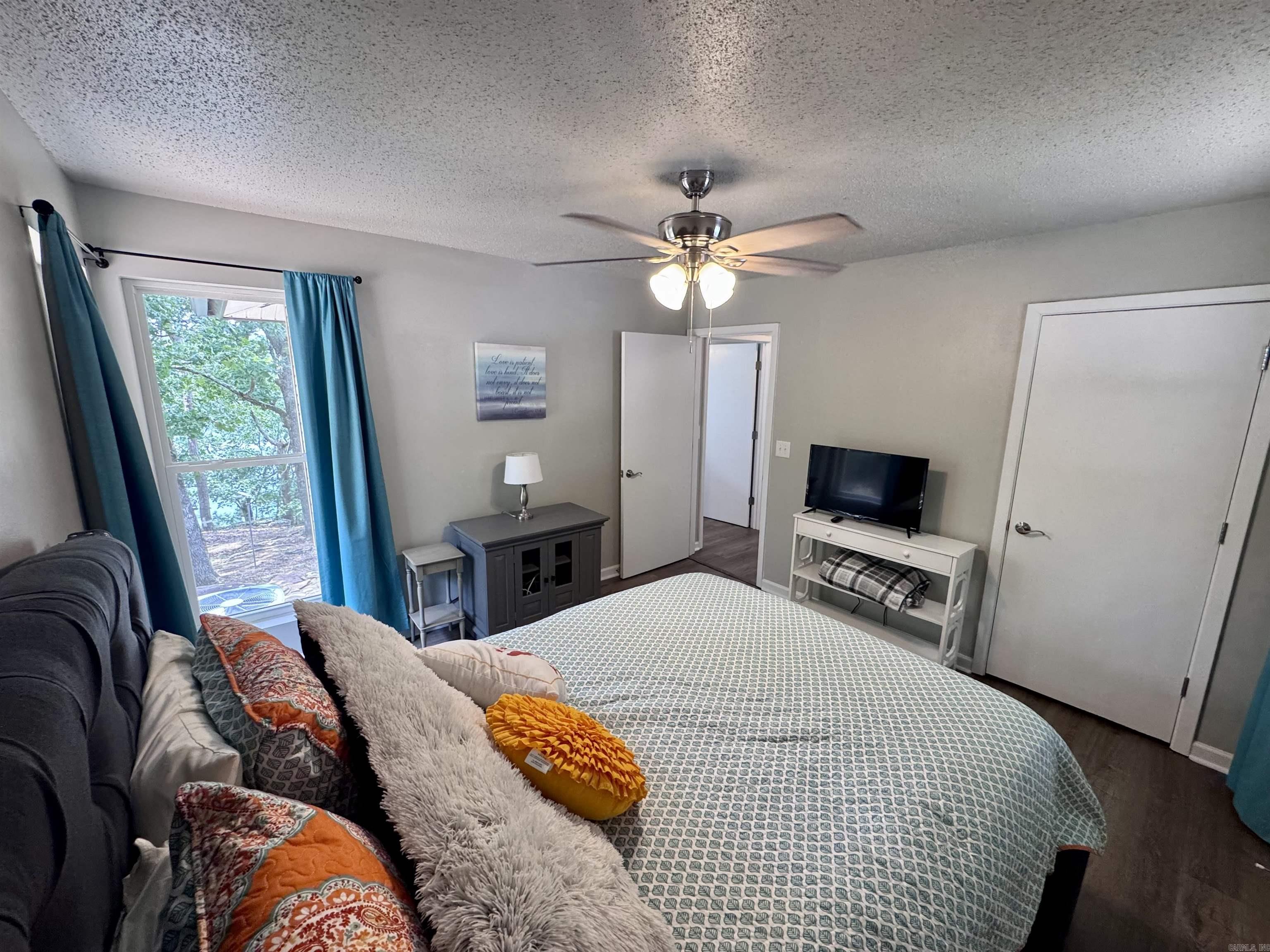 244 Lake Forest Estate Rd Tumbling Shoals, AR 72581