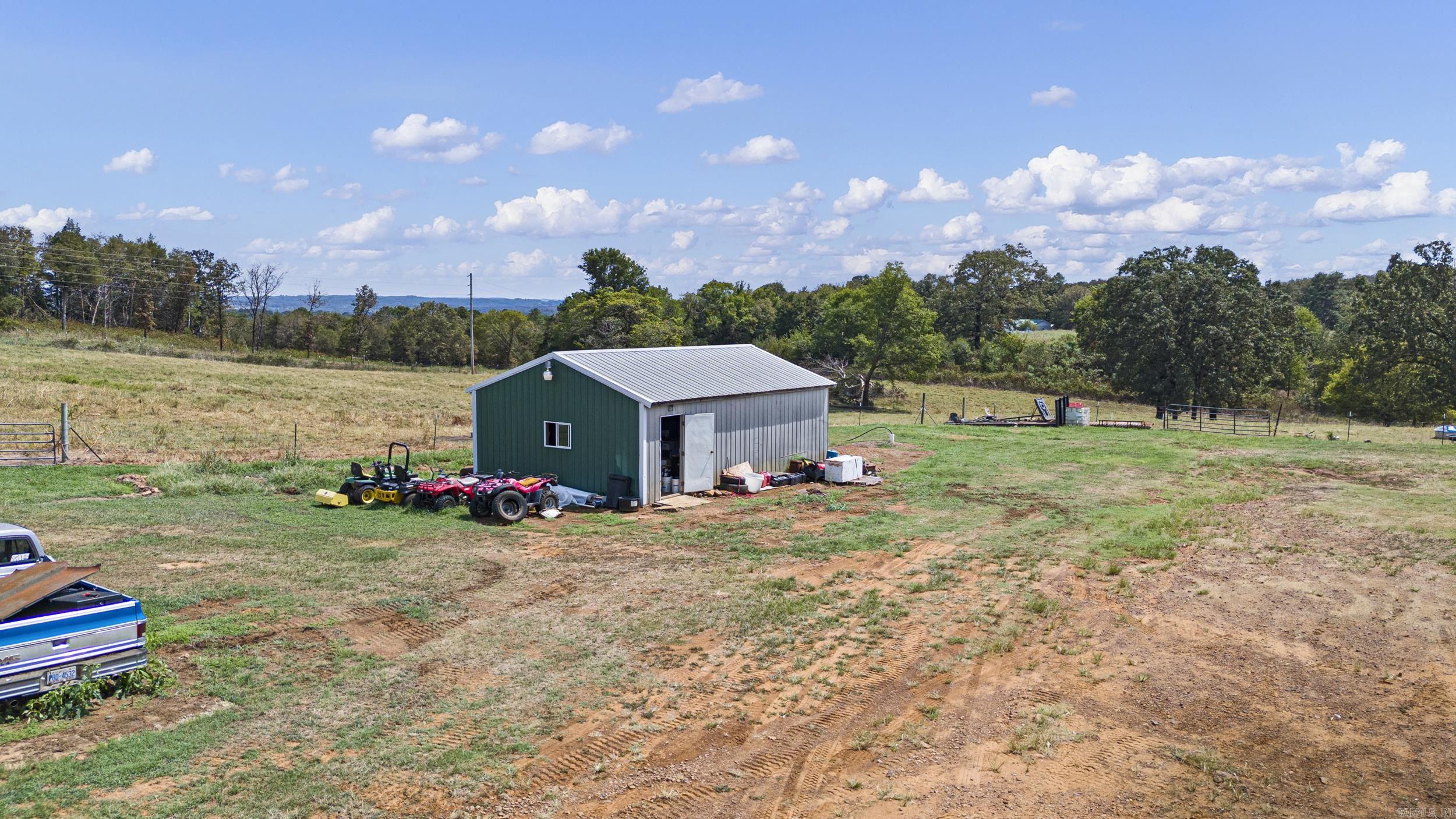 13589 Middle Ridge Road Ozark, AR 72949