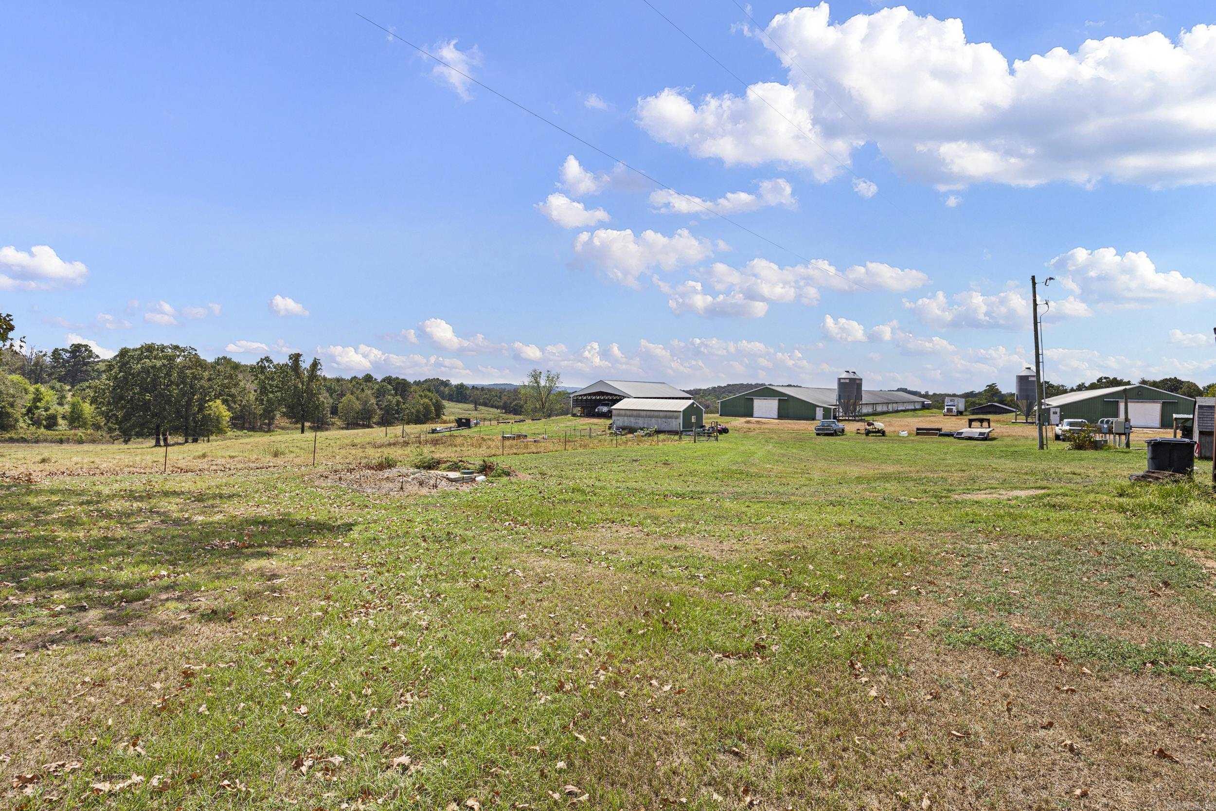 13589 Middle Ridge Road Ozark, AR 72949