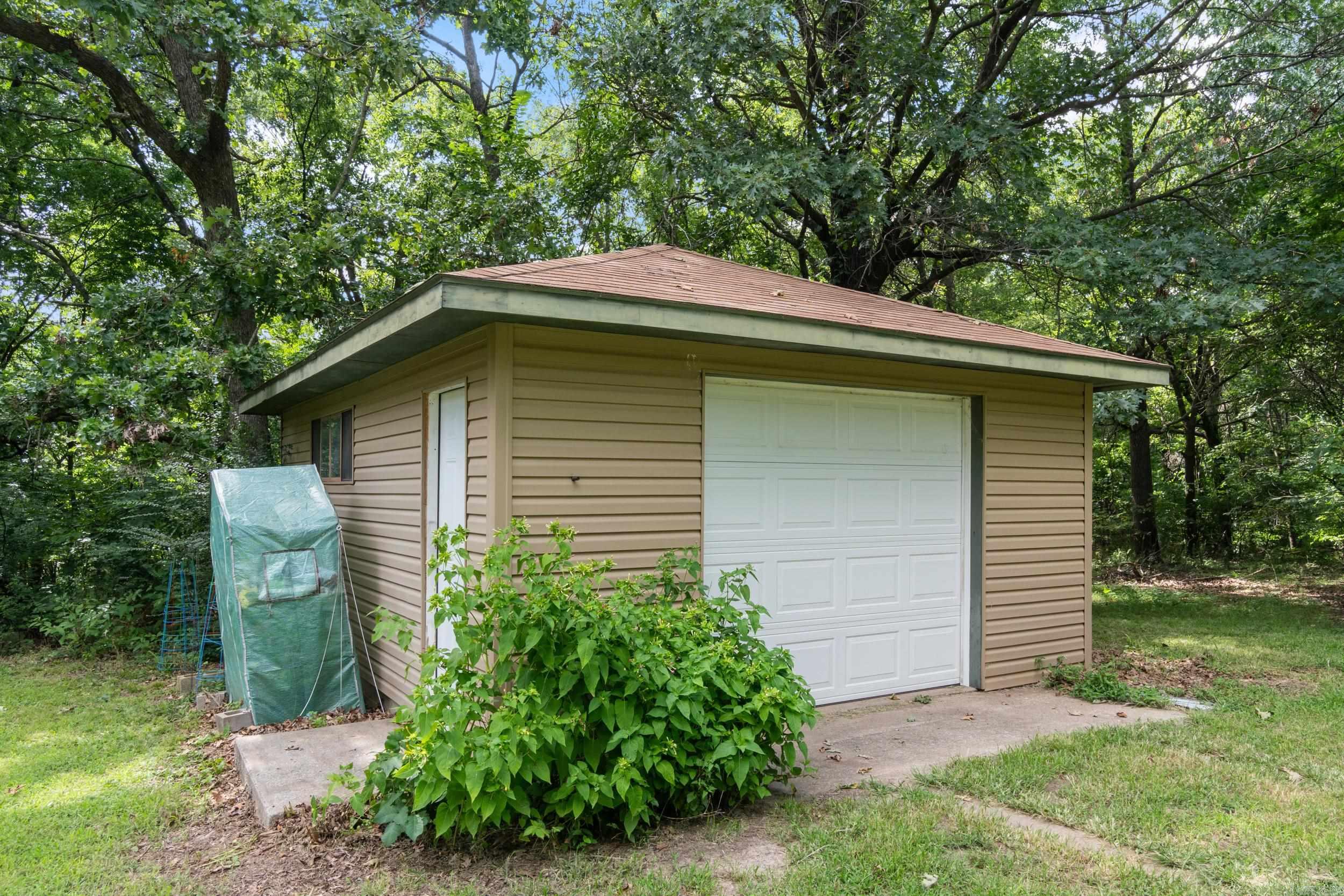 12007 Swepco Lake Road Gentry, AR 72734