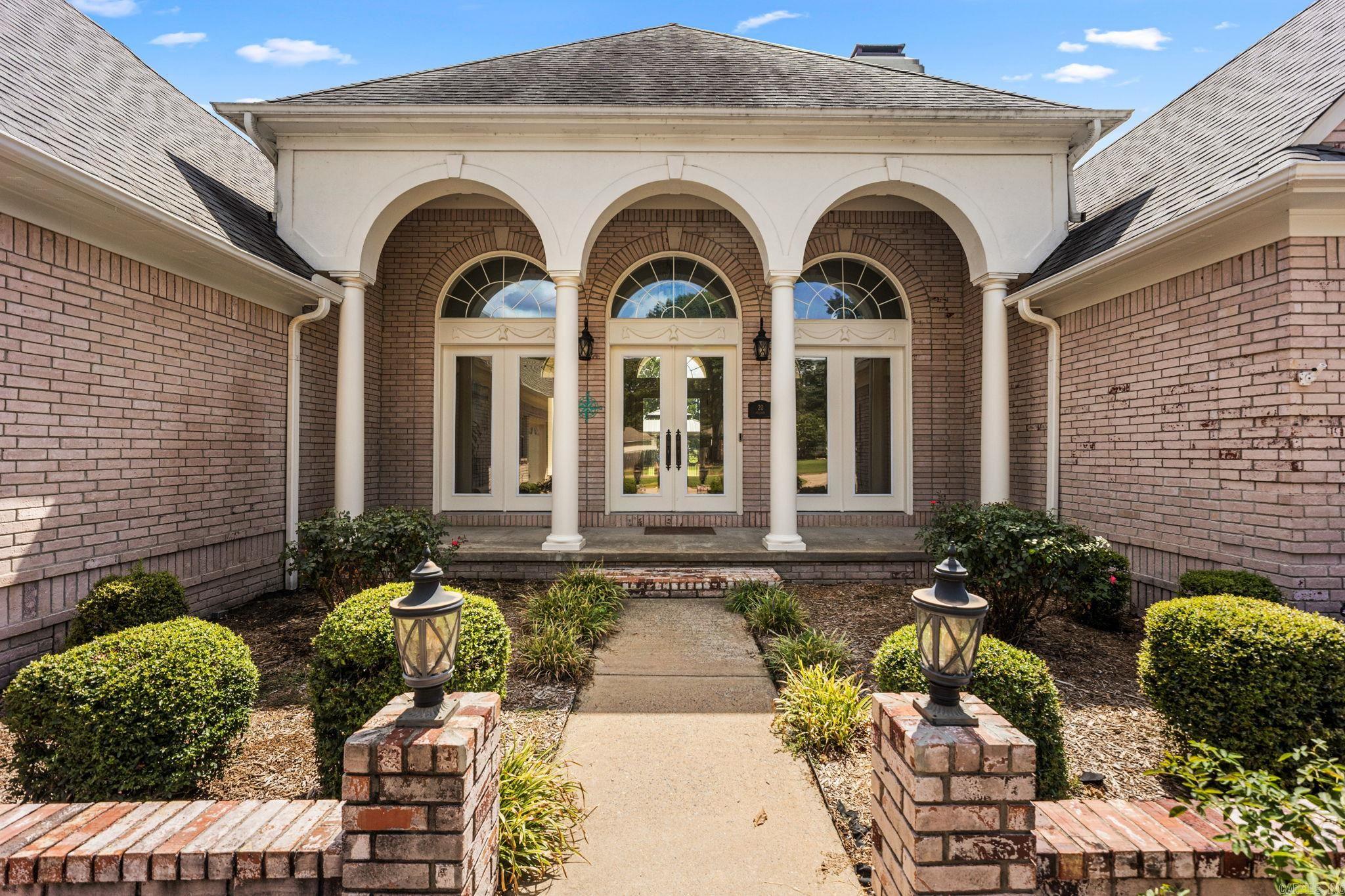20 Fairway Drive — exterior