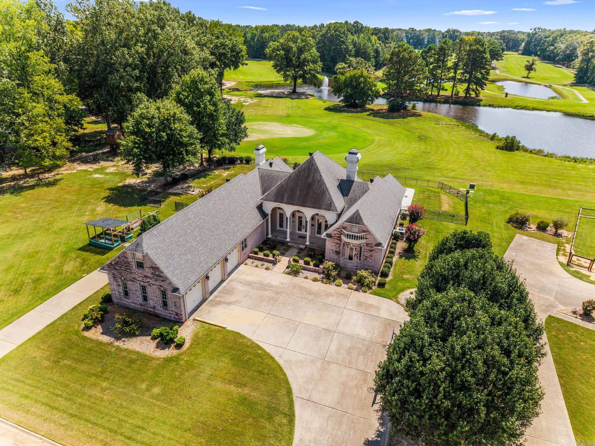 20 Fairway Drive — photo 2