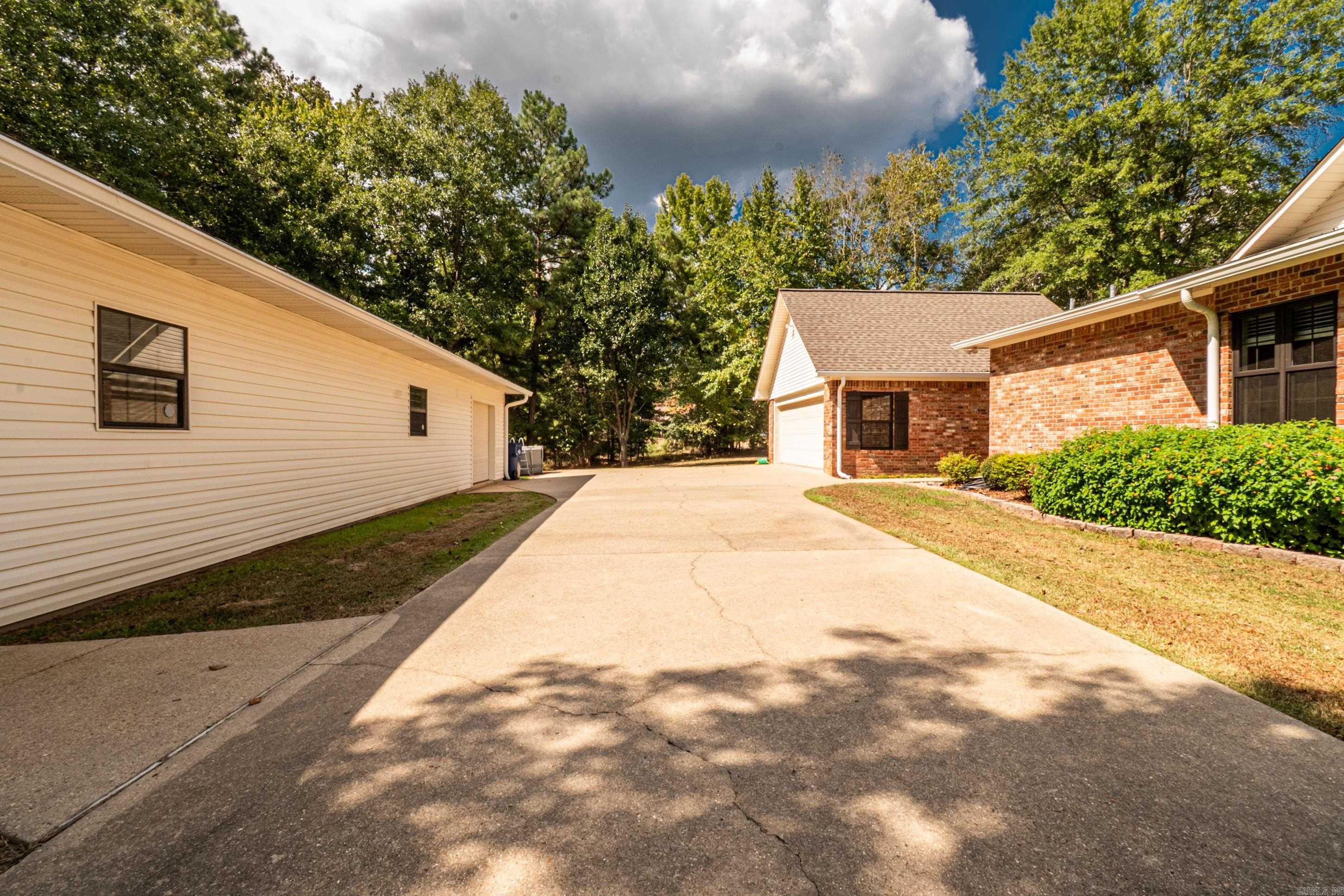 128 Christy Ln El Dorado, AR 71730