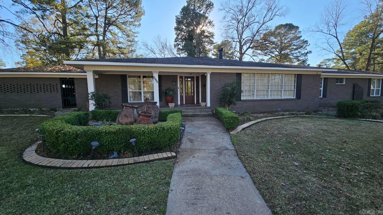 1107 Lawton Magnolia, AR 71753