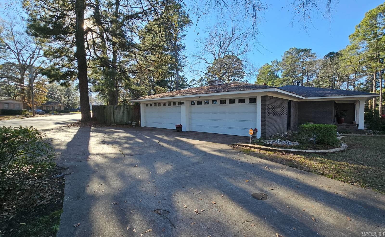 1107 Lawton Magnolia, AR 71753