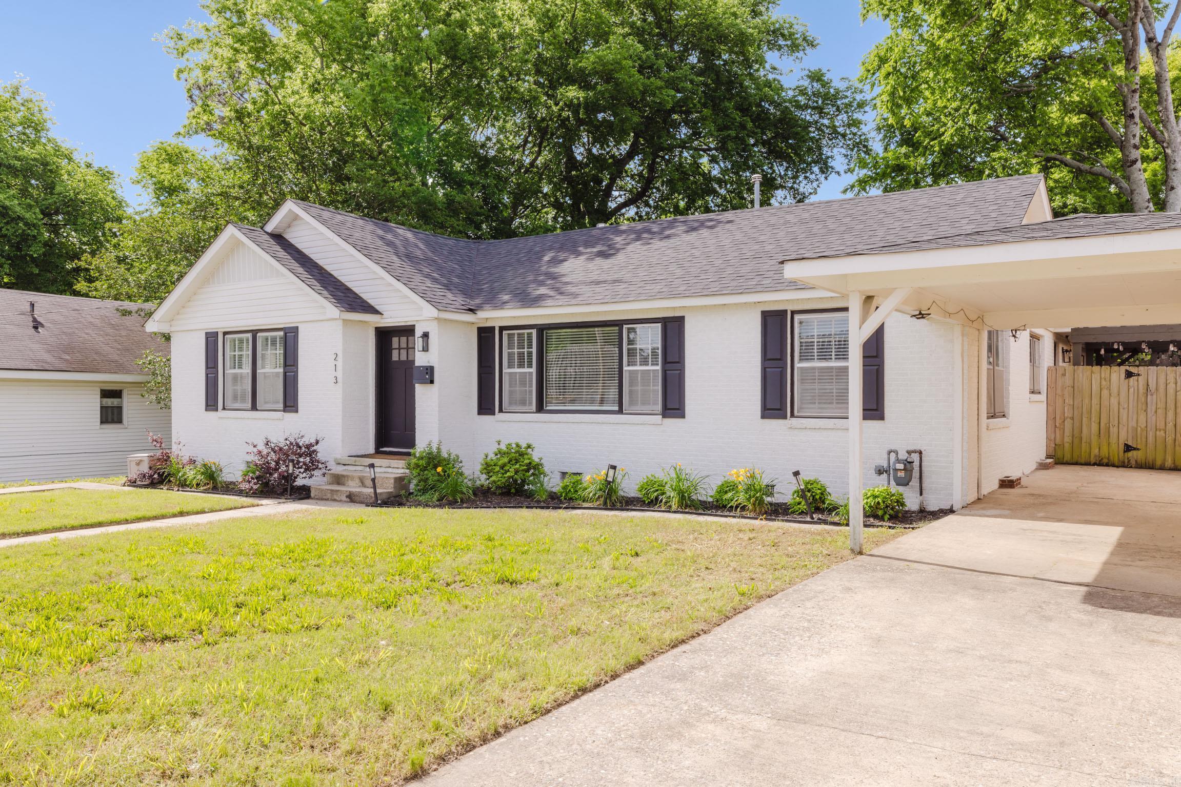213 E Narroway — exterior