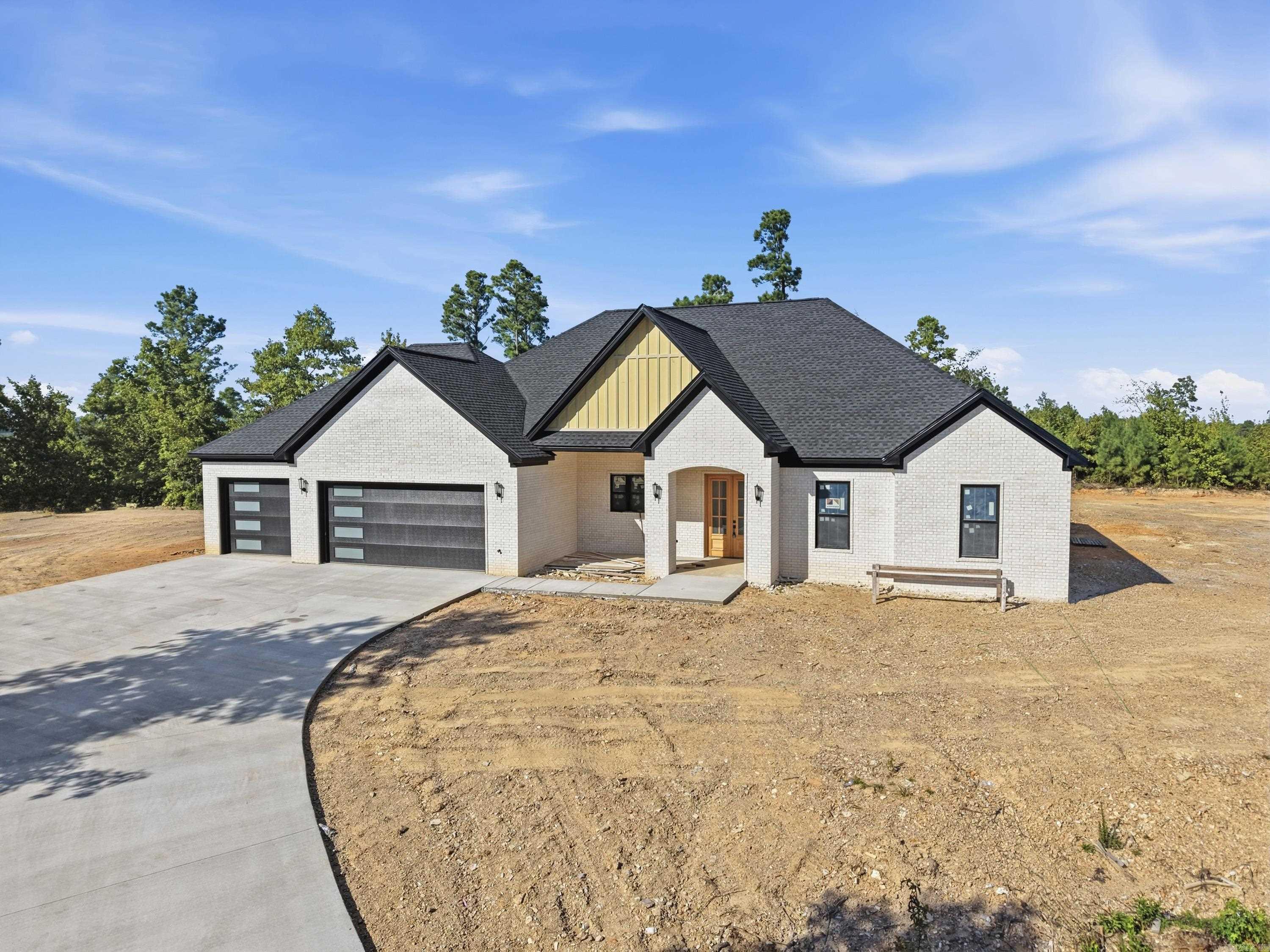 957 Hwy 128 — exterior