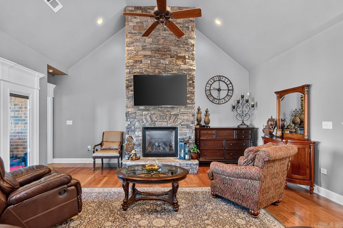 7017 Worth Avenue Benton, AR 72019
