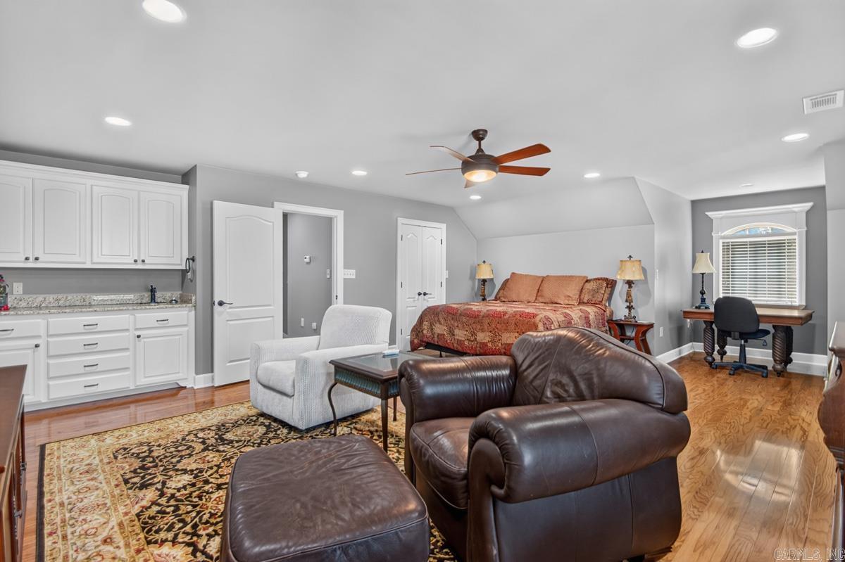 7017 Worth Avenue Benton, AR 72019