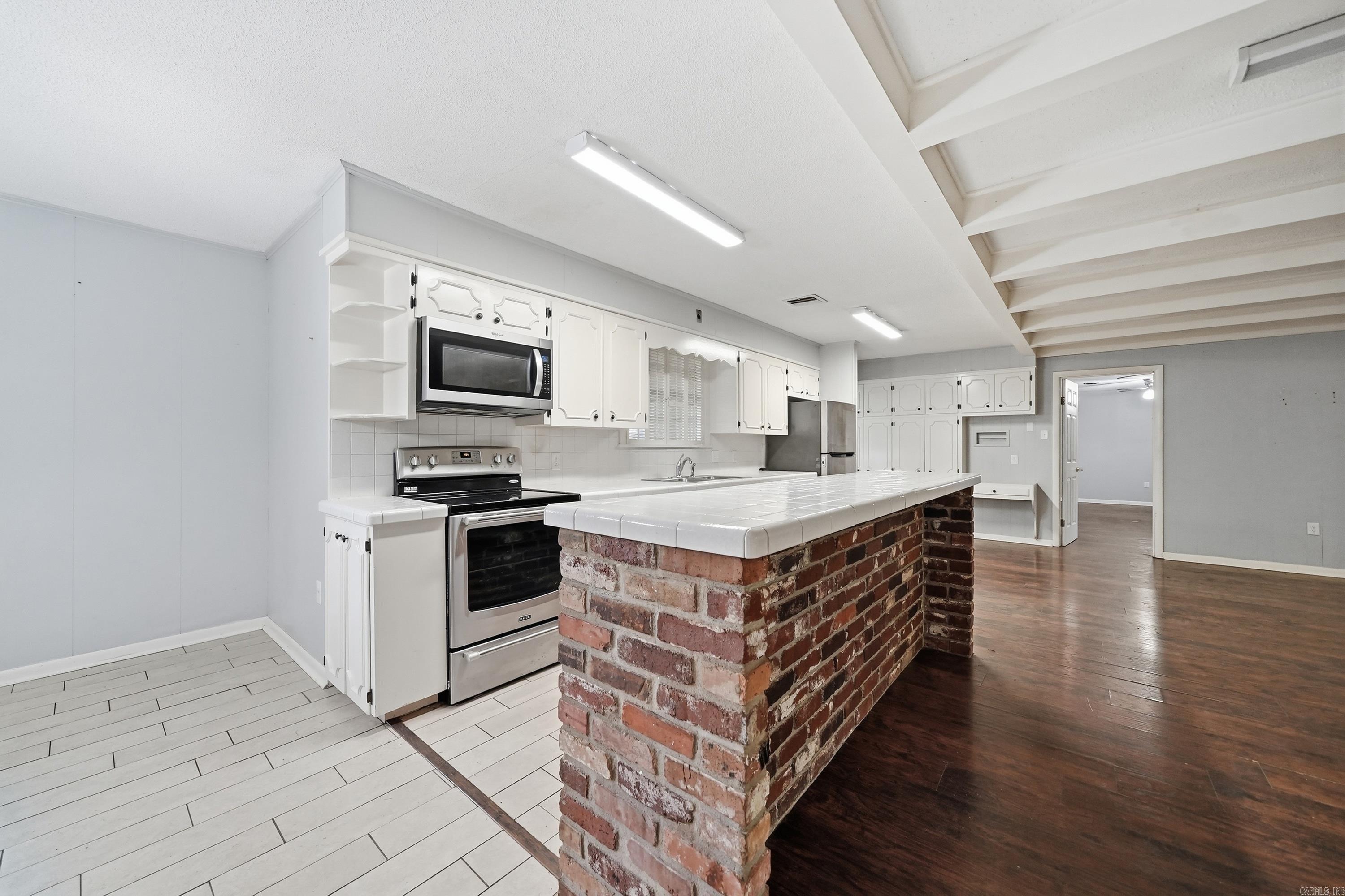 7 Meadowbrook — photo 5