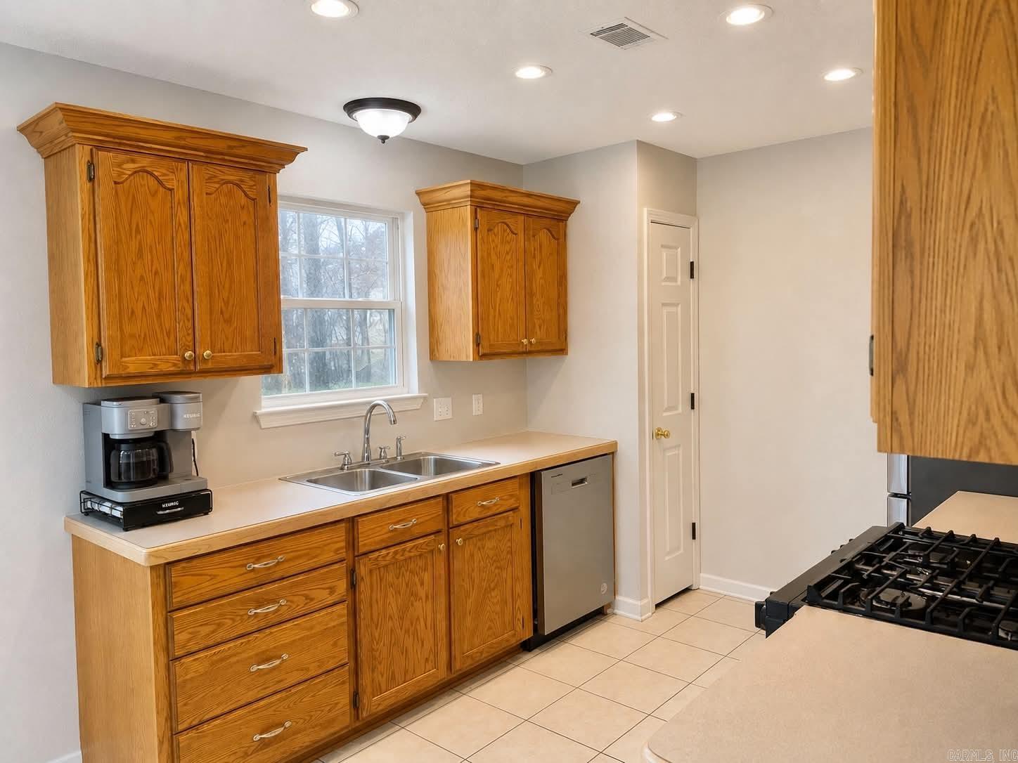 9 William Way — photo 3