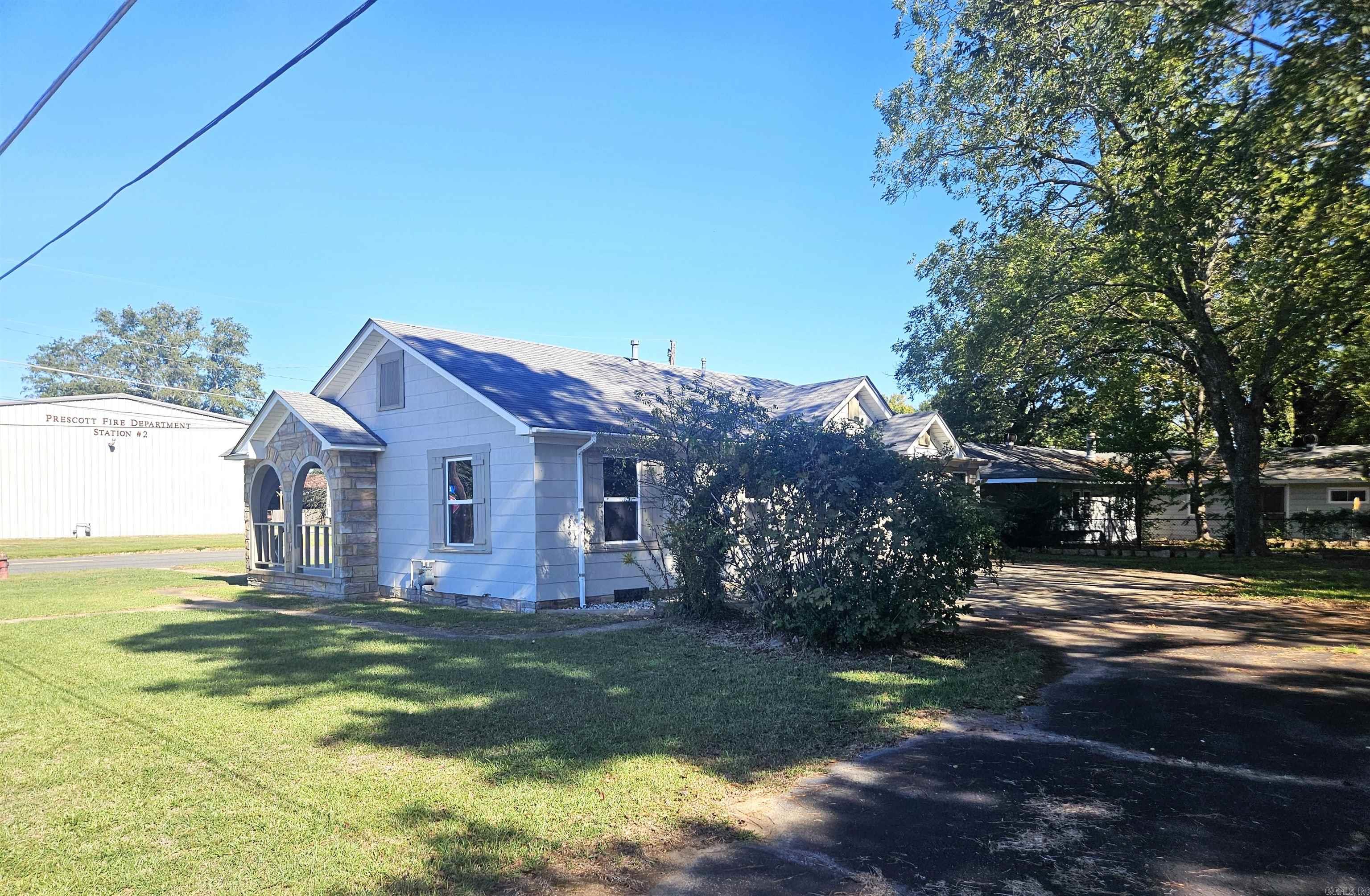 527 E 2nd South  Prescott, AR